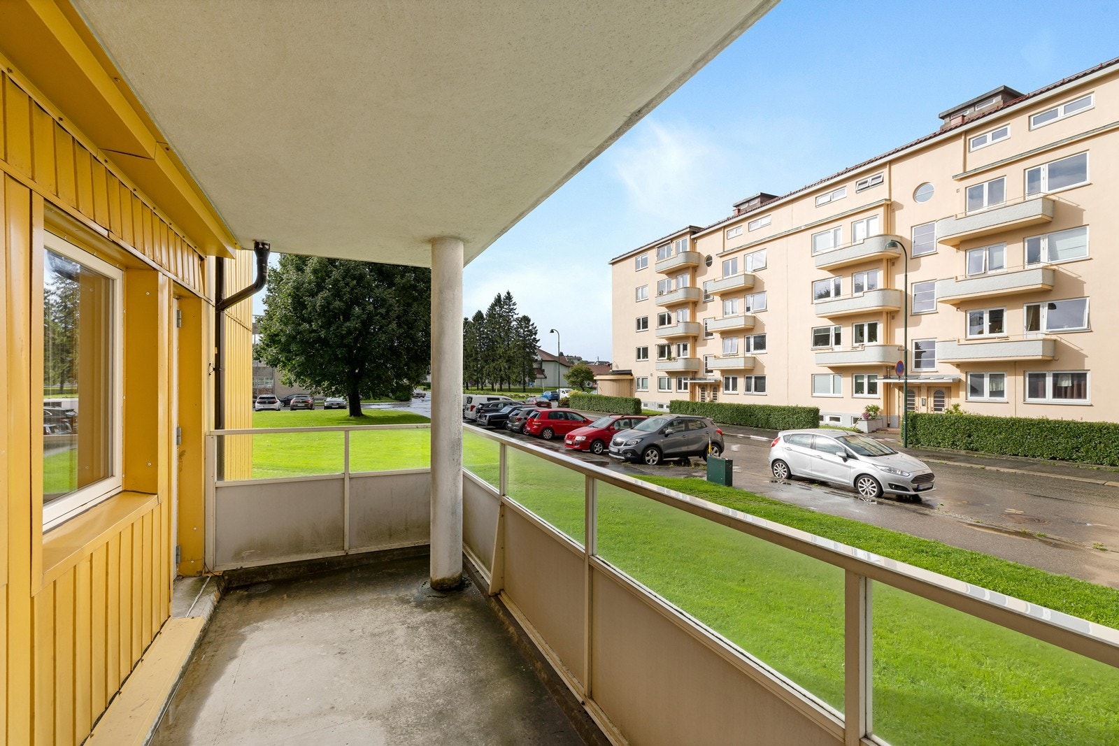 Overbygget vestvendt veranda Galleribilde
