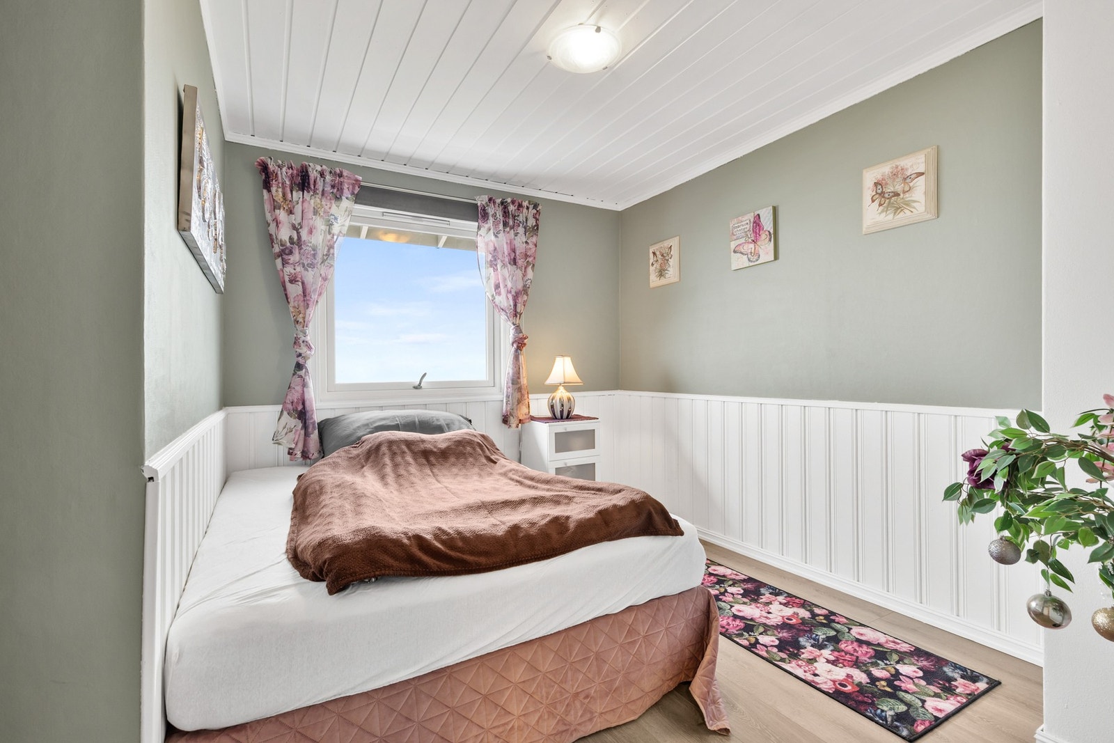 De to øvrige soverommene har også god plass til seng og garderobeløsning Galleribilde