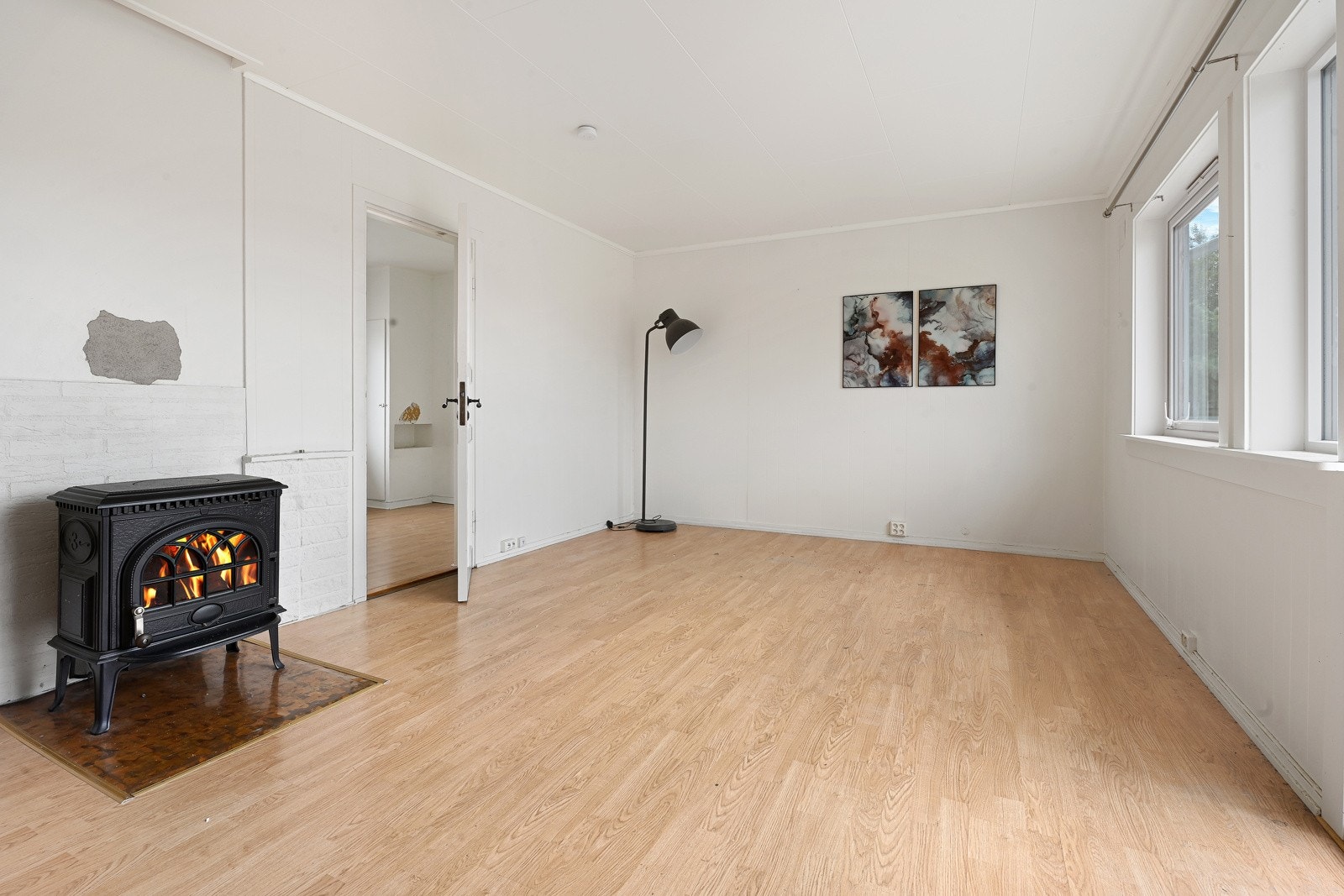 Det er installert vedovn, og borettslaget har nylig rehabilitert pipeløpet. Galleribilde