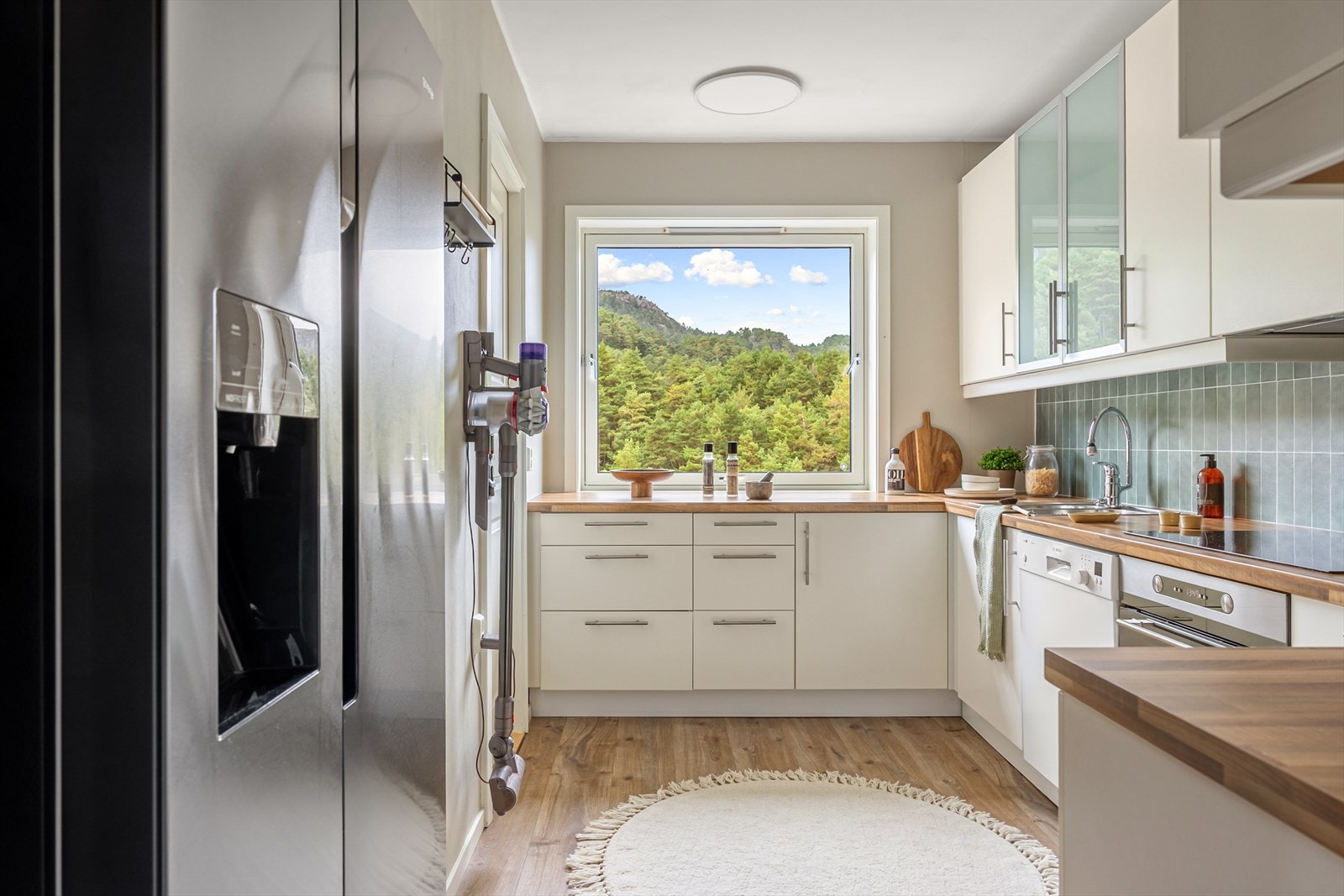 Nydelig utsikt fra kjøkkenet! Galleribilde