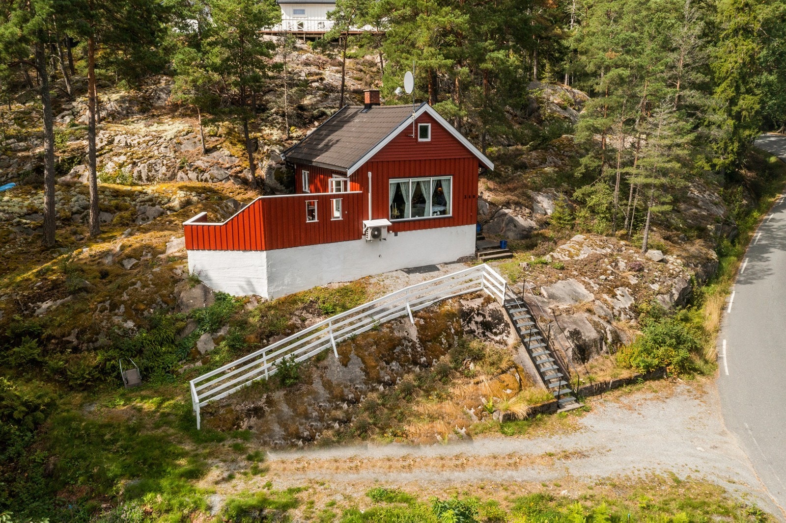 Velkommen til Grimsøyveien 340 - Presentert av EiendomsMegler1 ved Birgit Grandahl Galleribilde