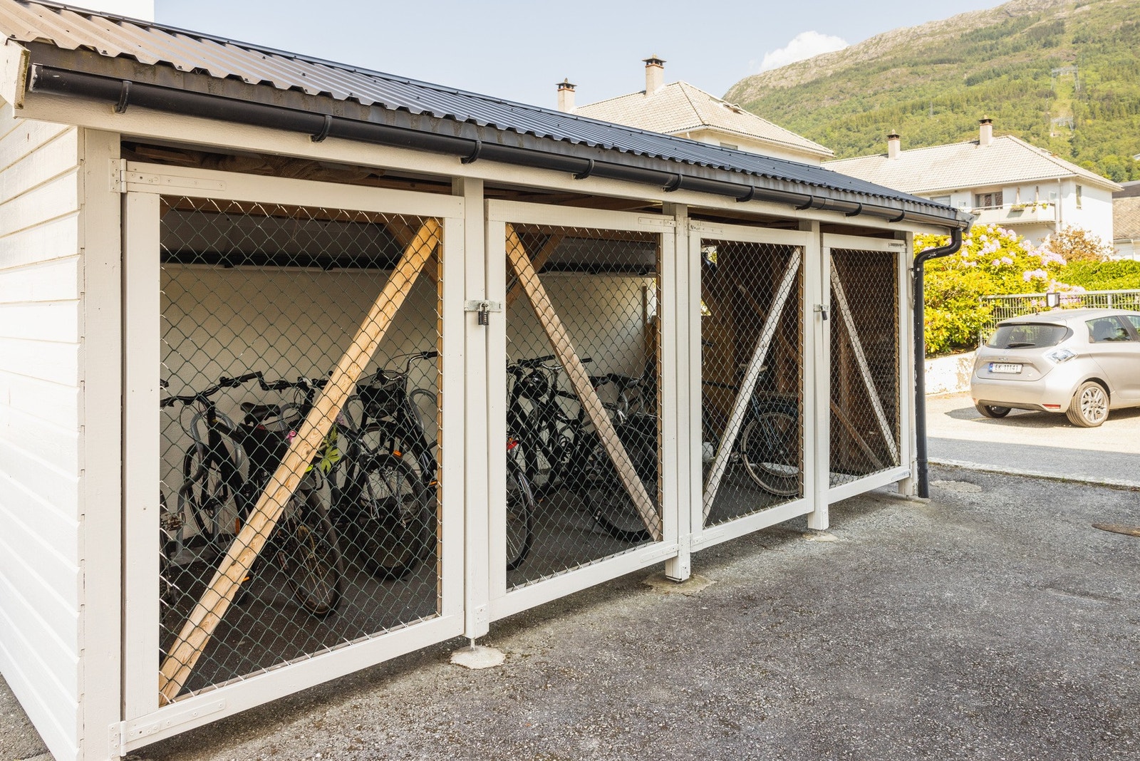 Beboerne har tilgang til låst sykkelskur. Galleribilde