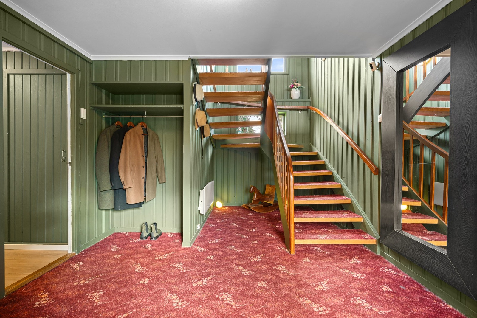 God plass til ytterbekledning. Innvendig tilkomst til garasje. Galleribilde