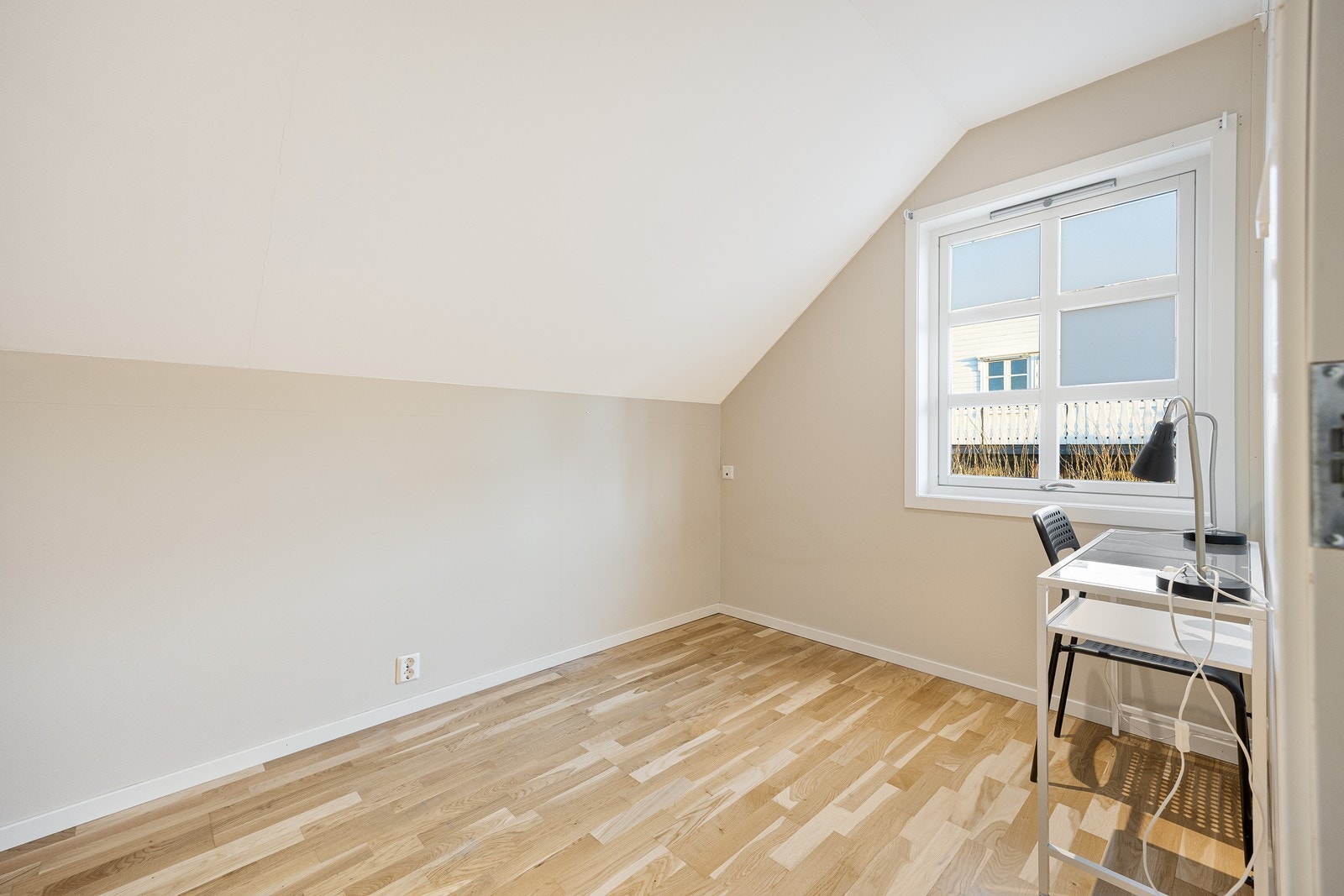 Innredet rom i loftsetasje. Galleribilde