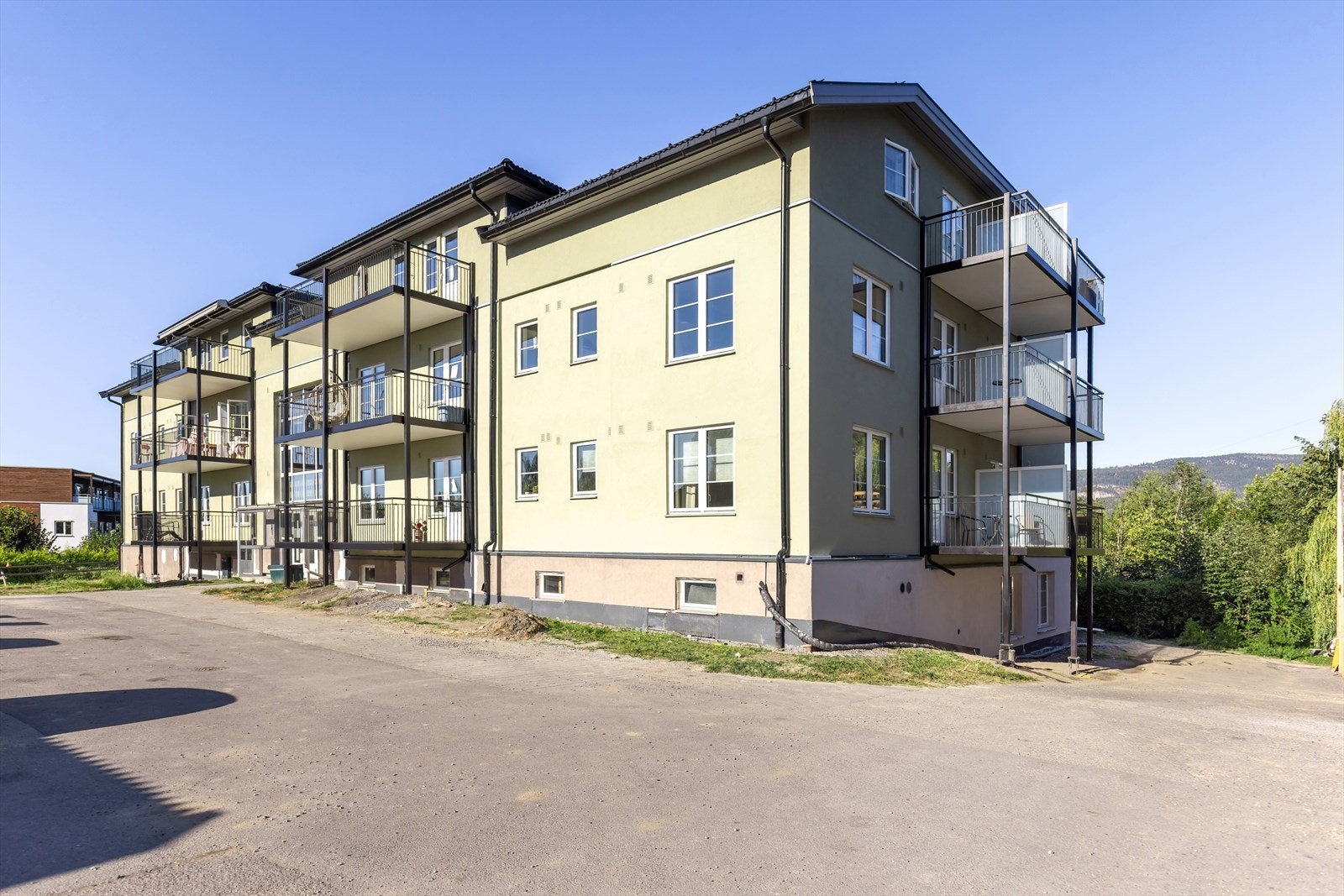 Leiligheten har en meget god intern beliggenhet i toppetasjen Galleribilde