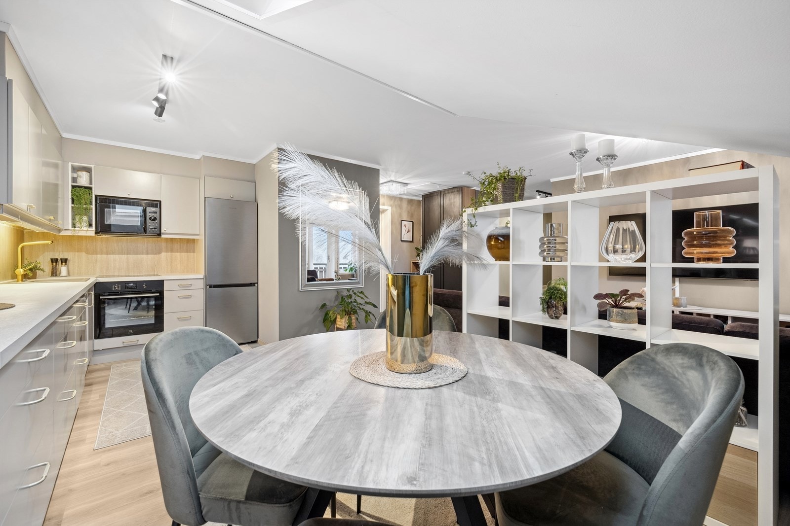 Her er det også plass til en hyggelig spiseplass! Galleribilde