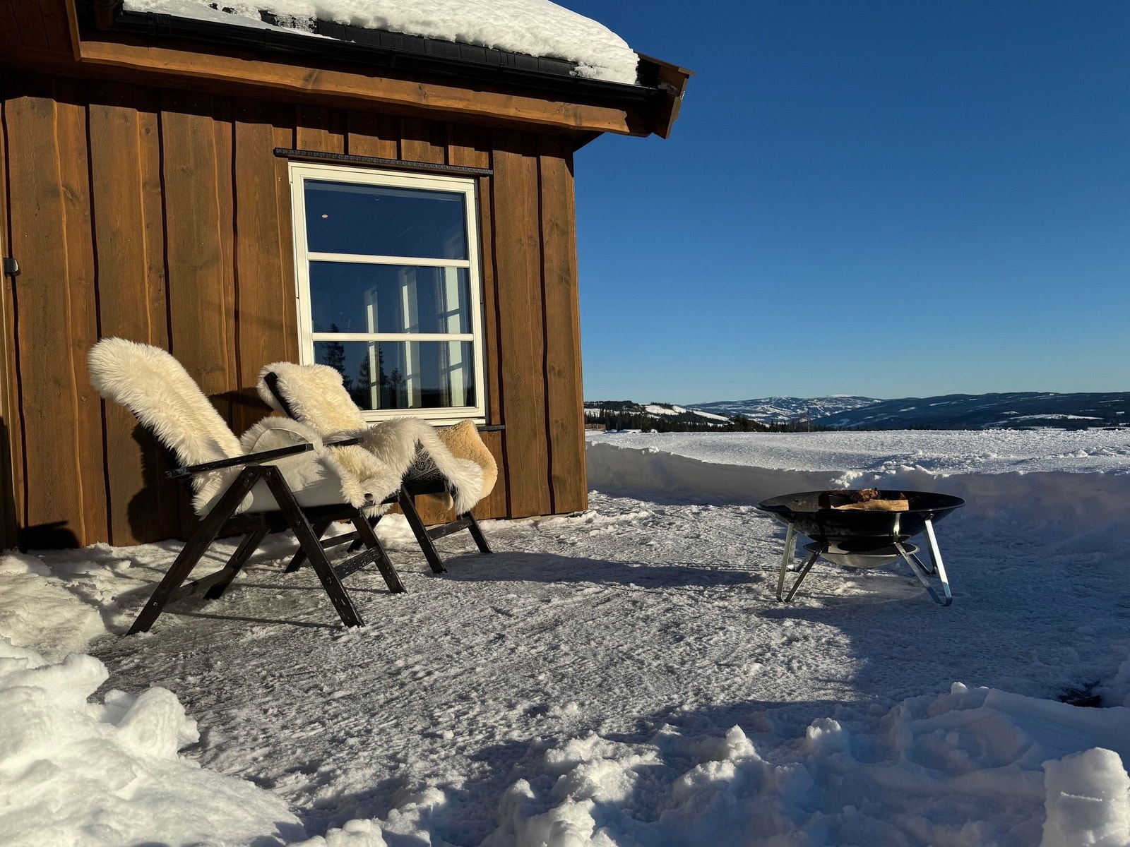 Vintersolen nytes på terrassens vestside. Galleribilde