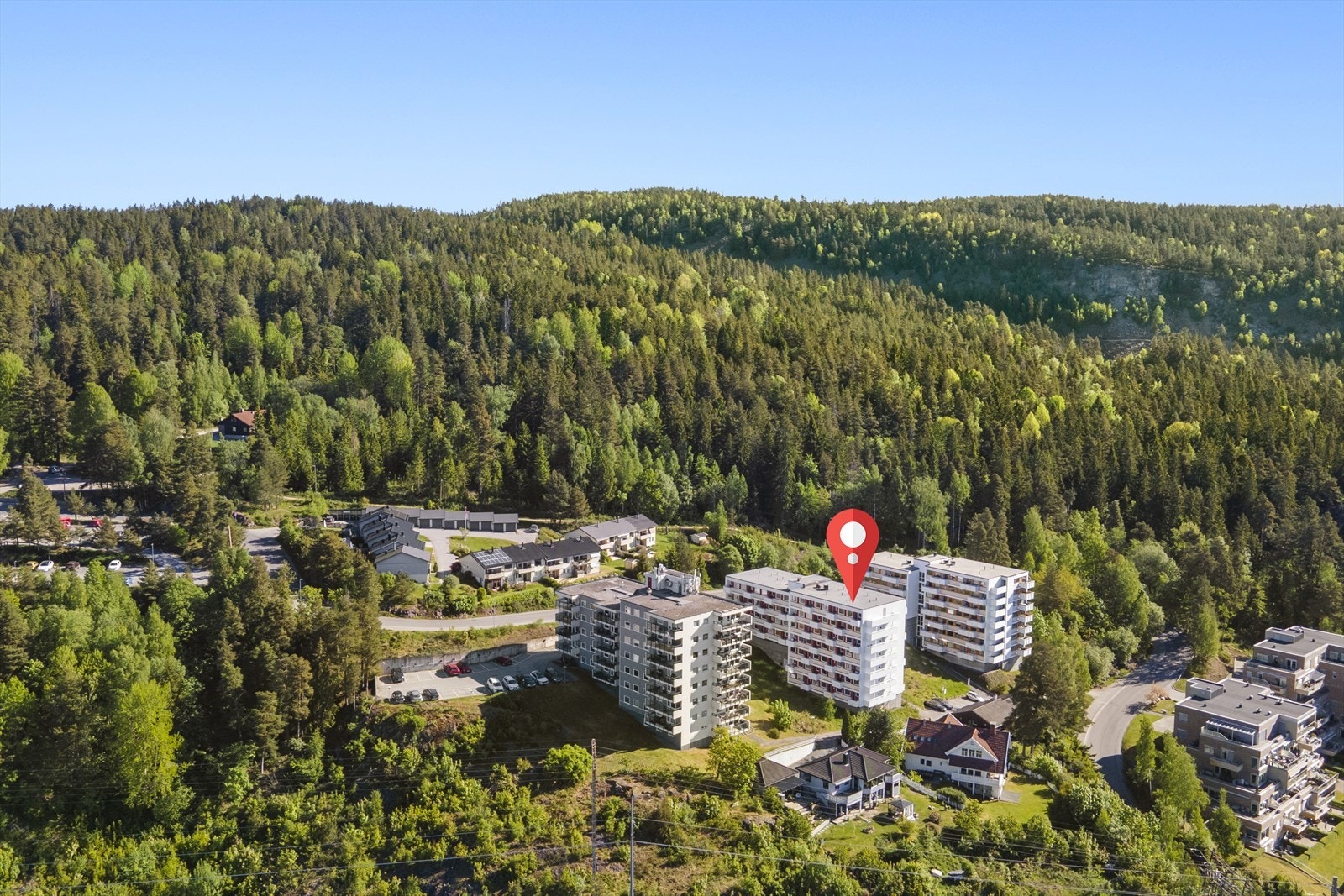 Her bor du med umiddelbar nærhet til Hamborgstrømskogen og turstiene i Bragernesåsen, med tilgang til helårsnatur og vakre opplevelser. Galleribilde
