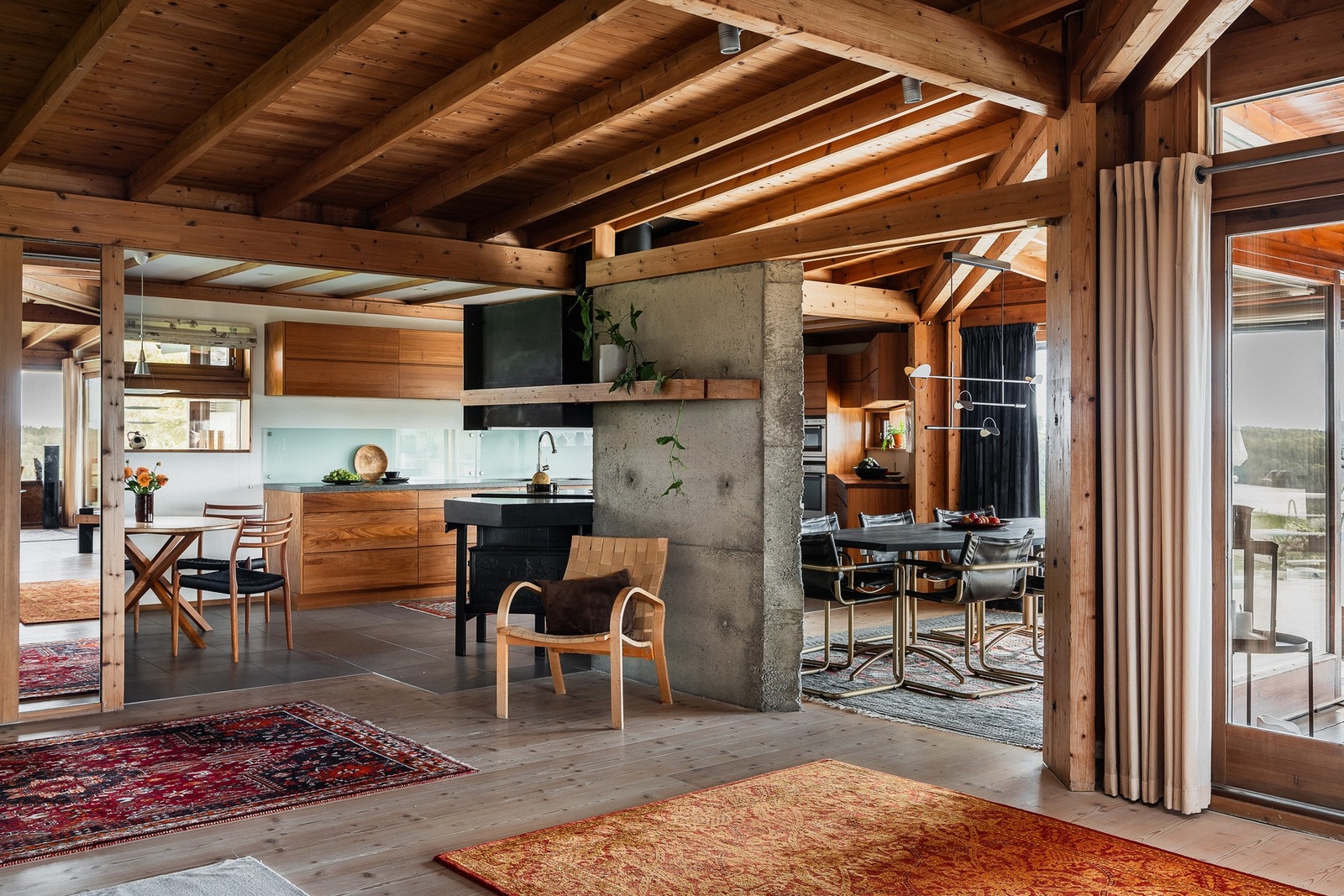 Åpen løsning mot kjøkkenet. Galleribilde