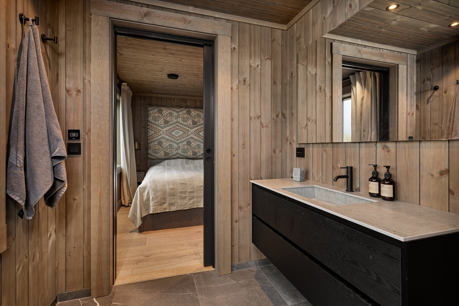 Bad tilhørende soverom. Galleribilde