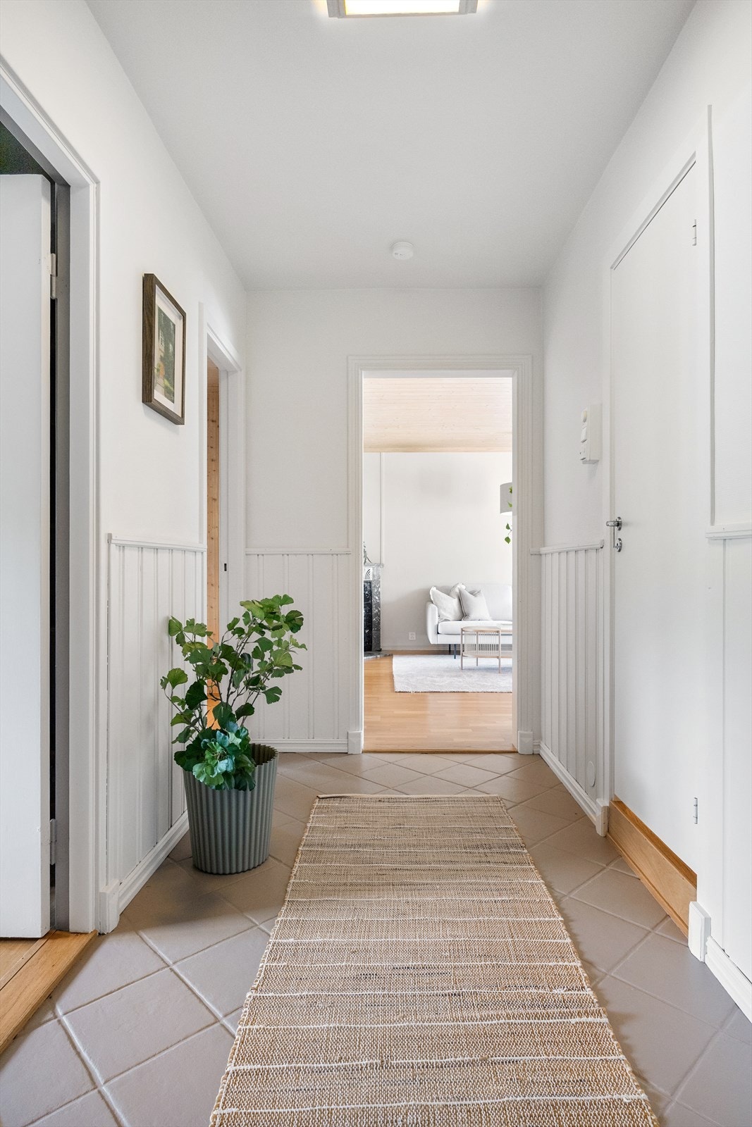 Varmtvann, kabel-tv og internett er inkludert i felleskostnadene. Galleribilde