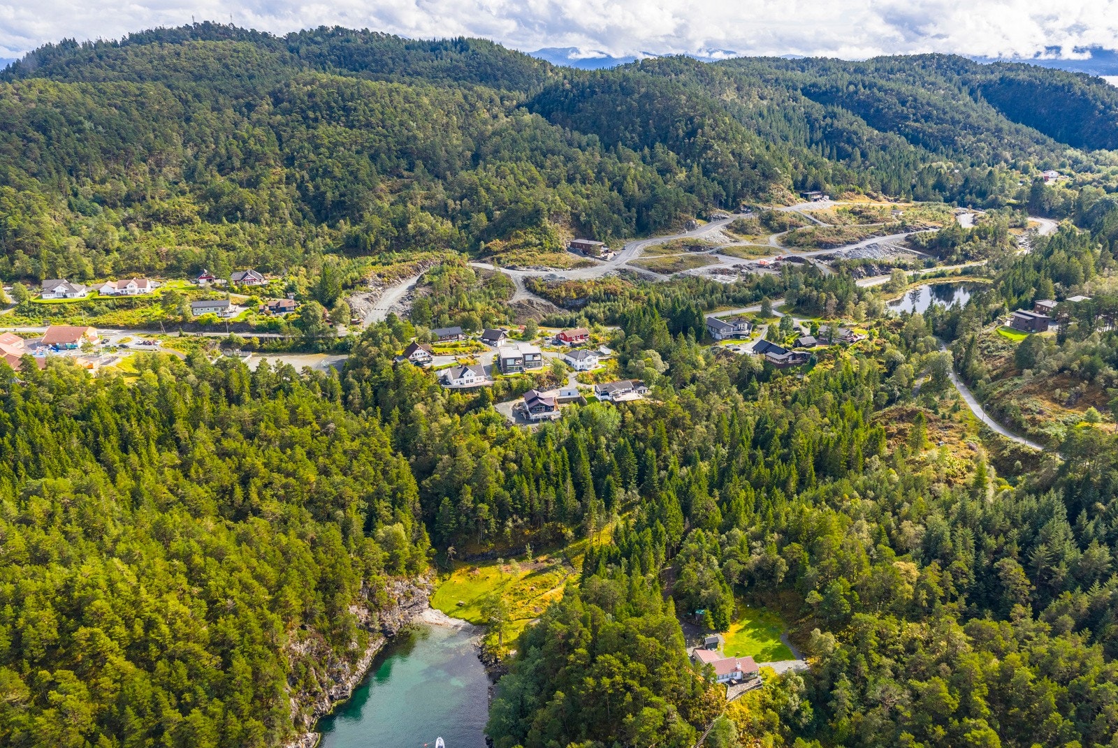 Tomten ligger på bakerste rad i feltet Galleribilde
