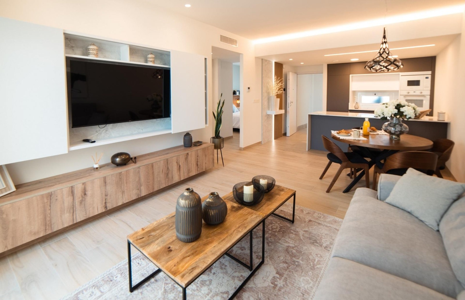 Spaniamegler1 har eget advokatkontor som sikrer kjøpsprosessen Galleribilde