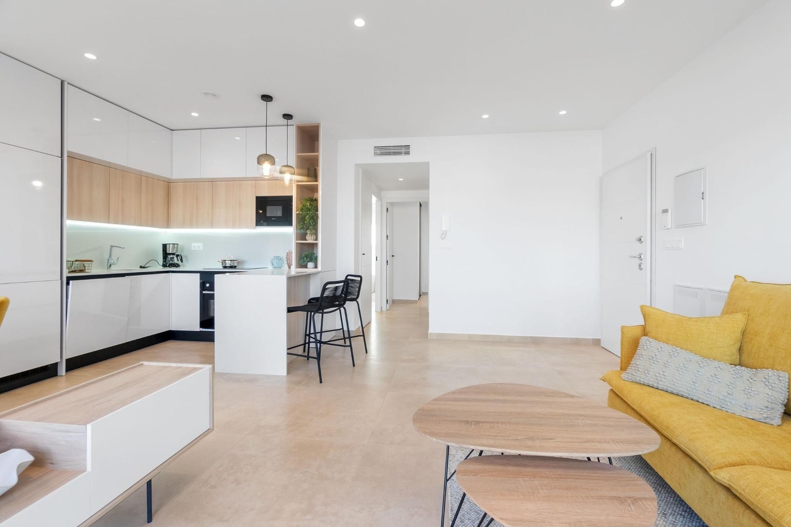 Spaniamegler1 har eget advokatkontor som sikrer kjøpsprosessen Galleribilde