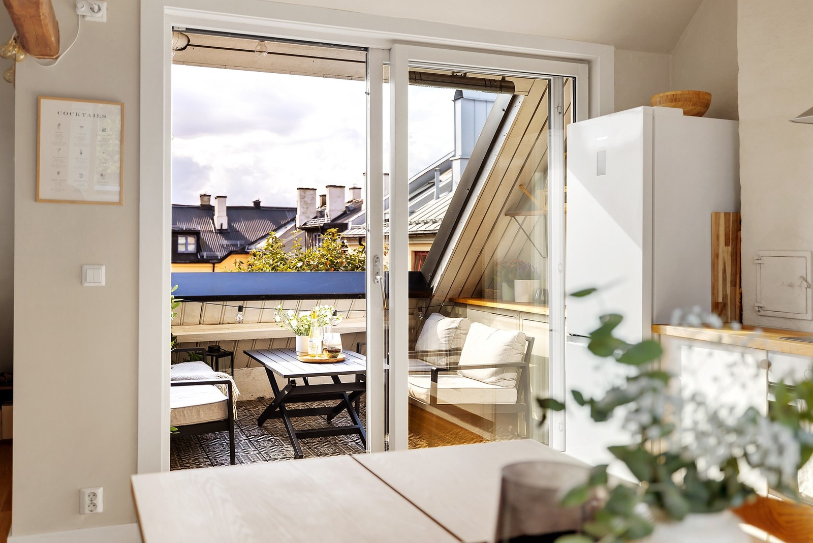Fra kjøkkenet er det direkte utgang til den private takterrassen på 7,8 m². Galleribilde