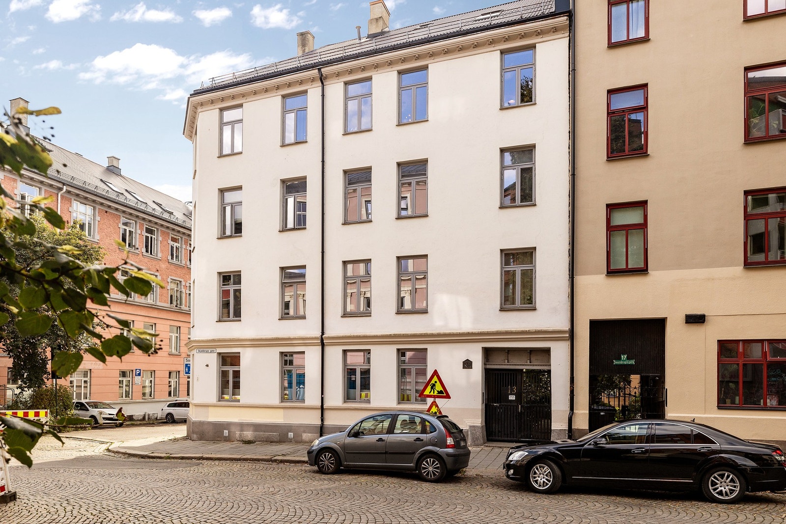 Dette er en sjelden mulighet til å sikre seg en bolig som kombinerer klassiske detaljer, moderne komfort og en attraktiv beliggenhet på Grünerløkka. Galleribilde