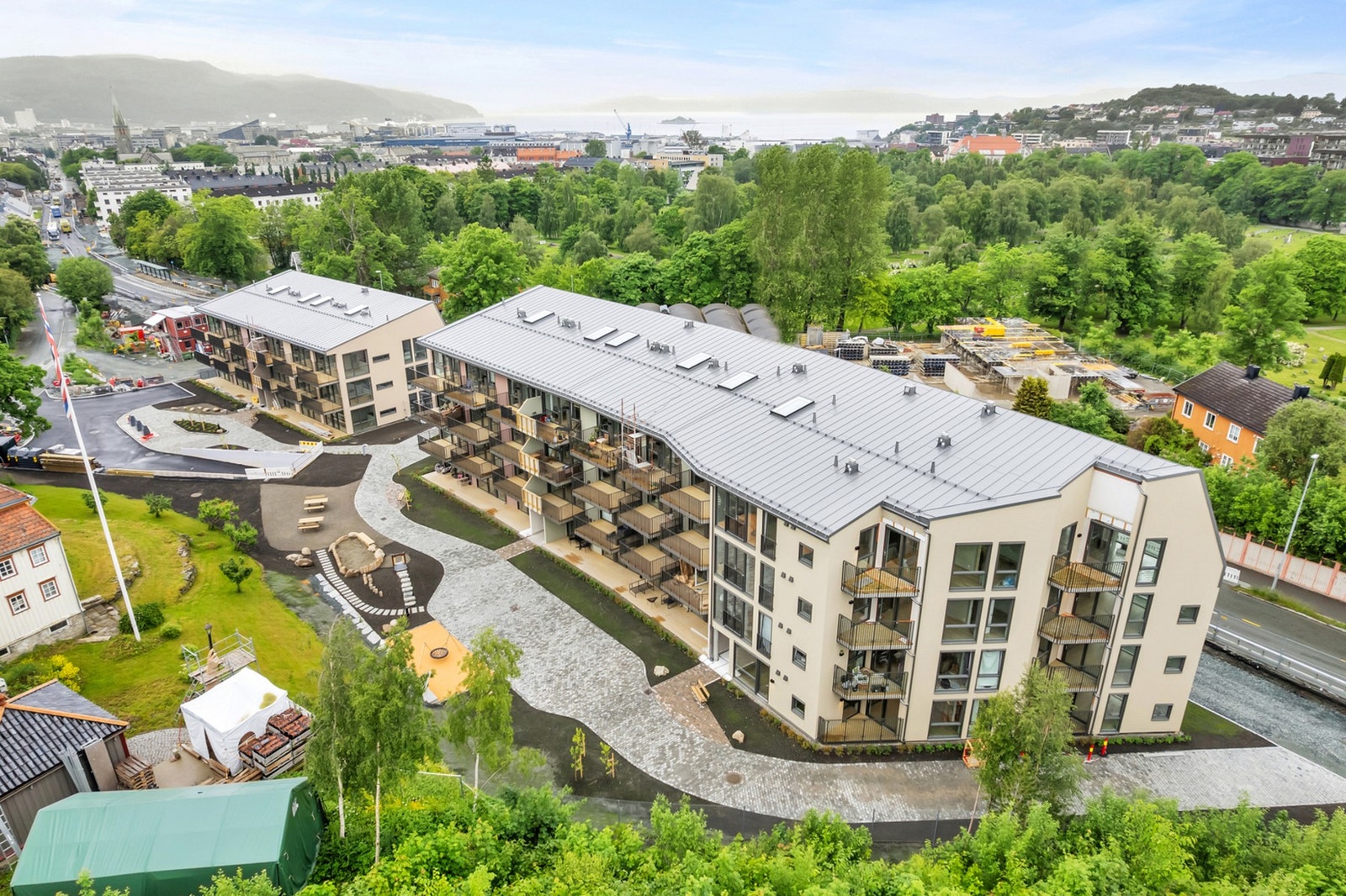 Store og flotte fellesareal rundt byggene Galleribilde