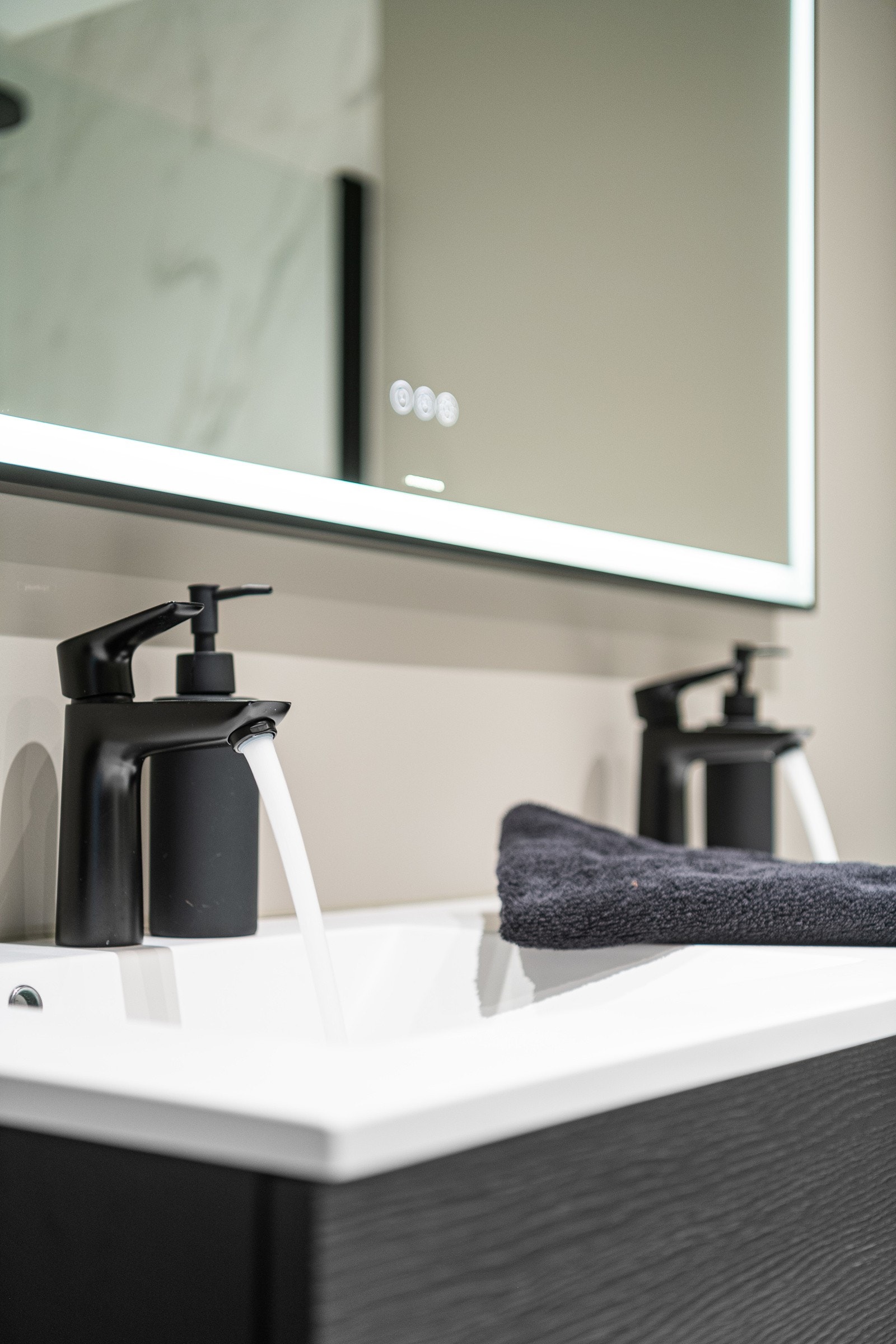 Sorte detaljer gir en ekslusiv følelse Galleribilde