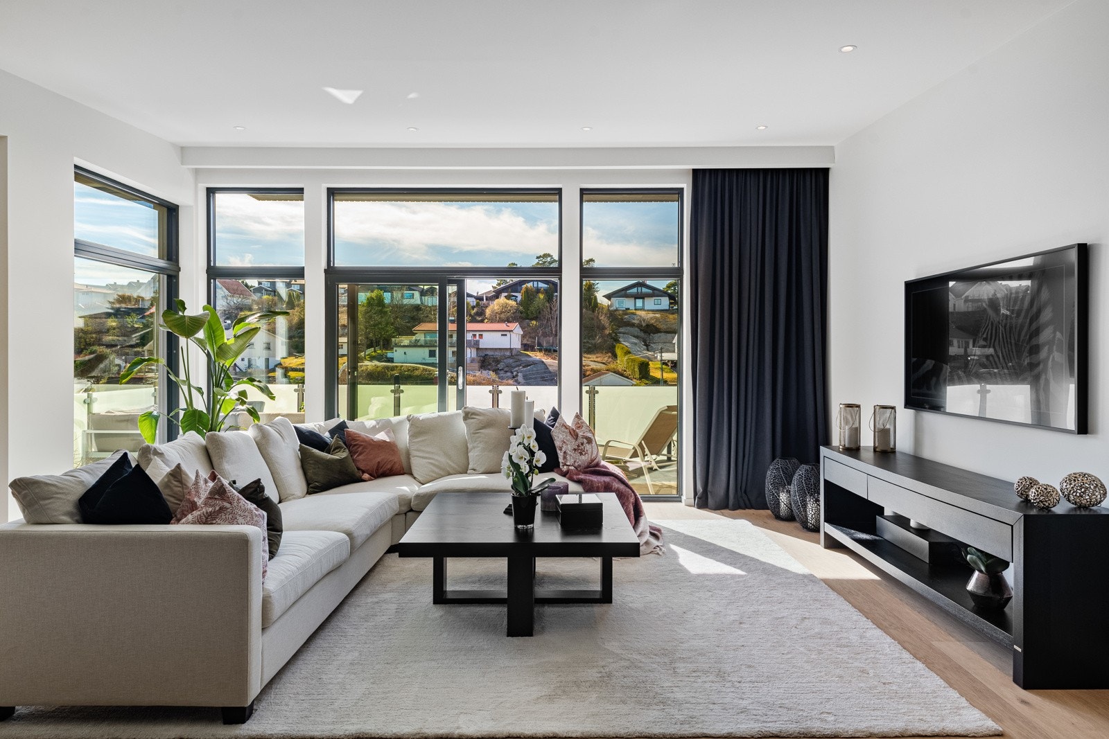 En rålekker vestvendt funkis med gjennomført standard! Galleribilde