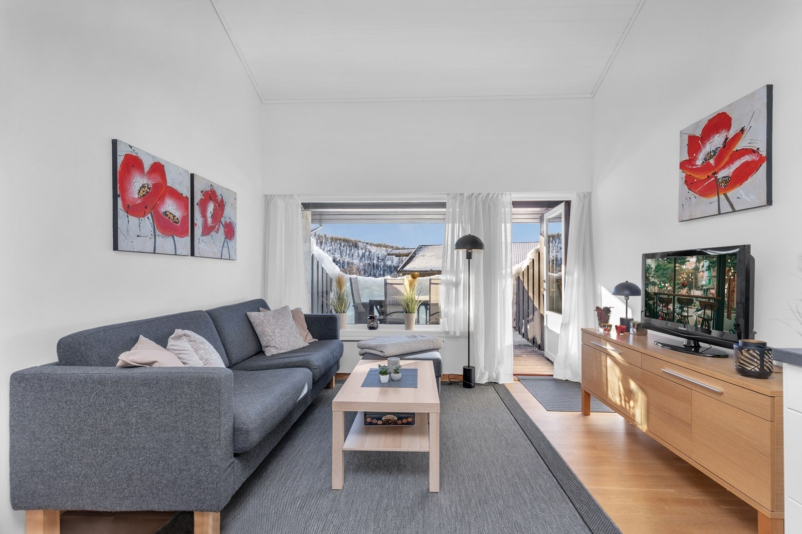 Leiligheten ligger i et trivelig sameie med høy trivselsfaktor og hvor det sjeldent er noe for salg. Galleribilde