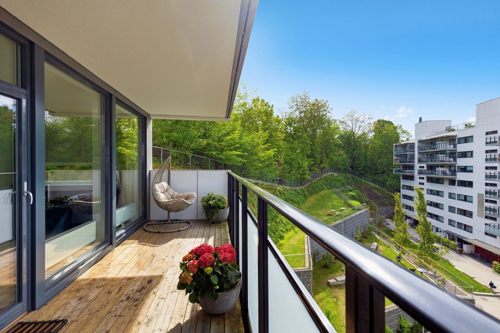 Det er tillatt å benytte både elektrisk grill og gassgrill på balkongen. Galleribilde