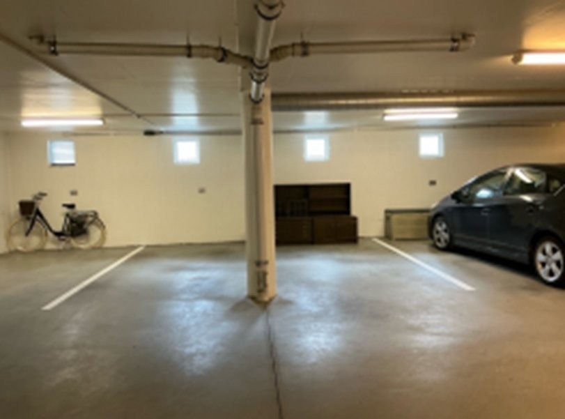 Egen garasjeplass med opplegg til el-bil lader Galleribilde