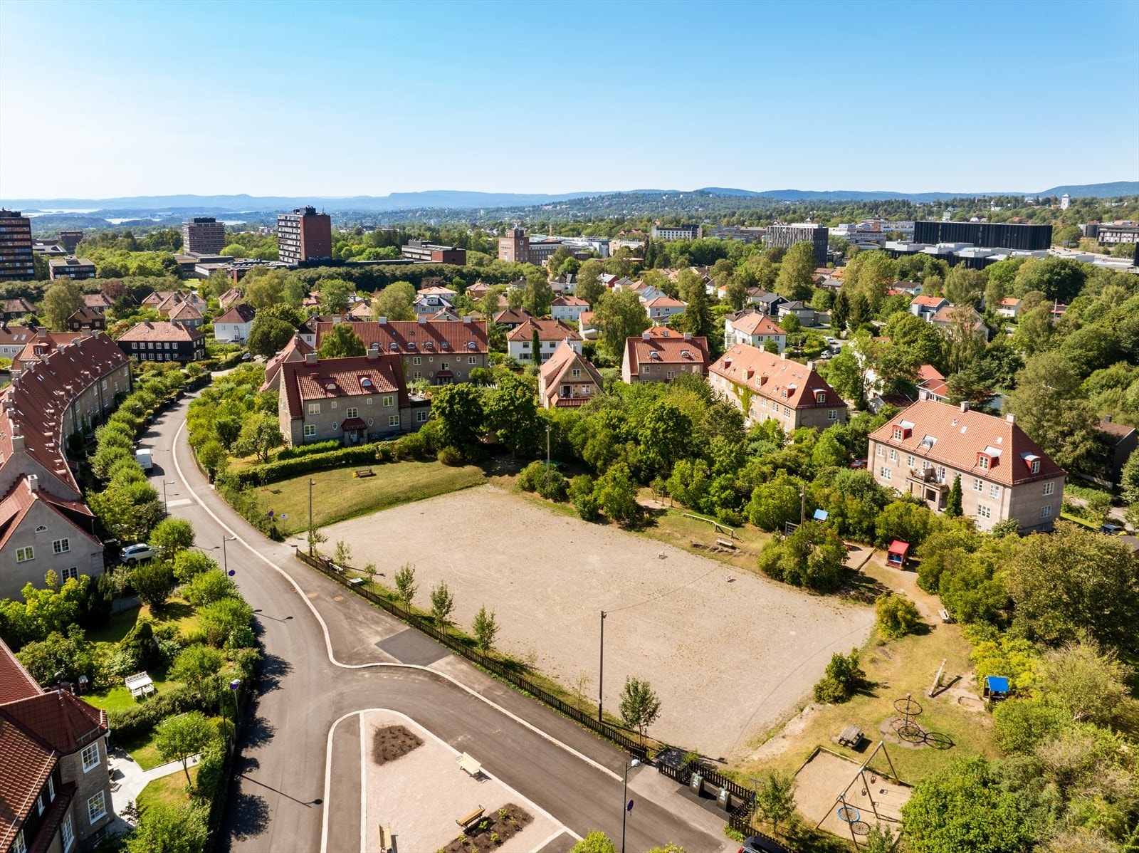 Populære Eventyrplassen finner man rett ved boligen. Galleribilde