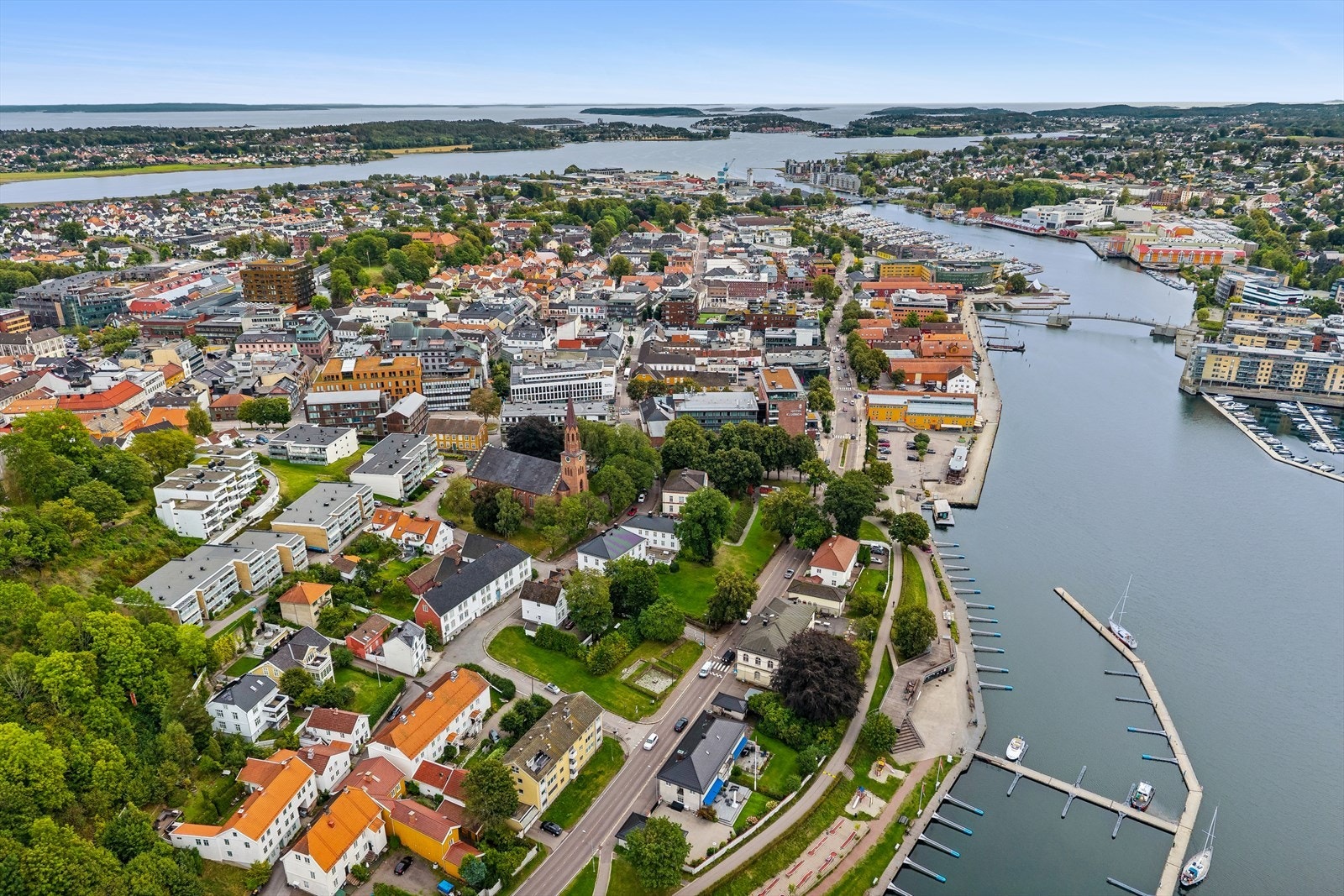 I Nedre Slottsgate bor du midt i bykjernen av Norges eldste by. Galleribilde