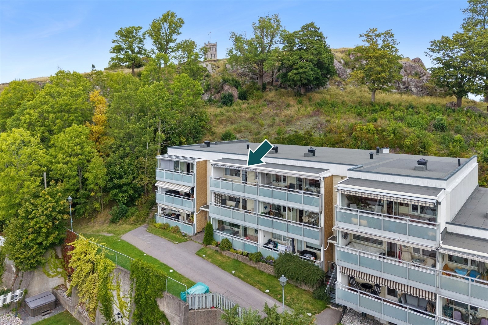 Her bor man på historisk grunn med Slottsfjellet som nærmeste nabo! Galleribilde