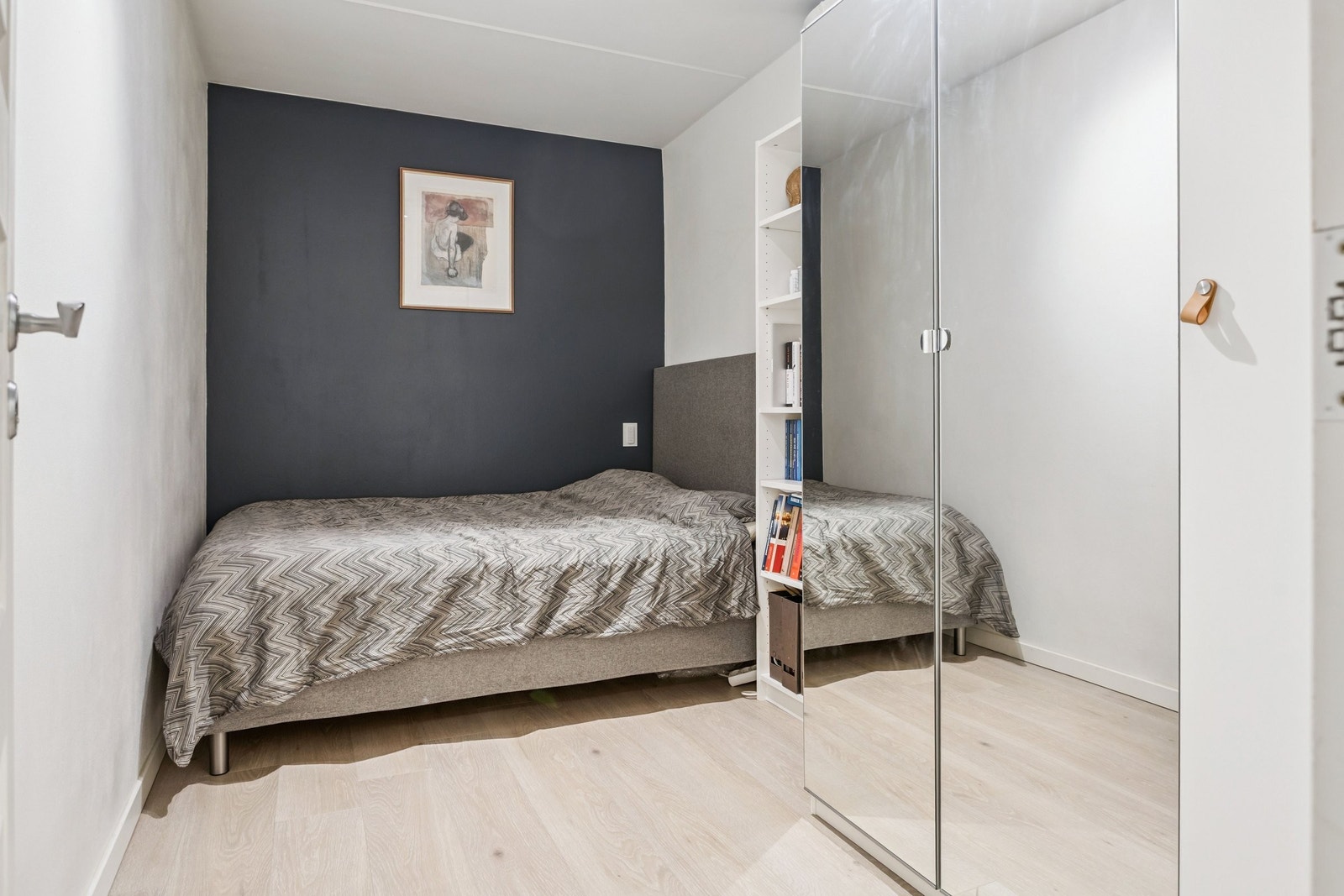 Kontor innredet som soverom Galleribilde