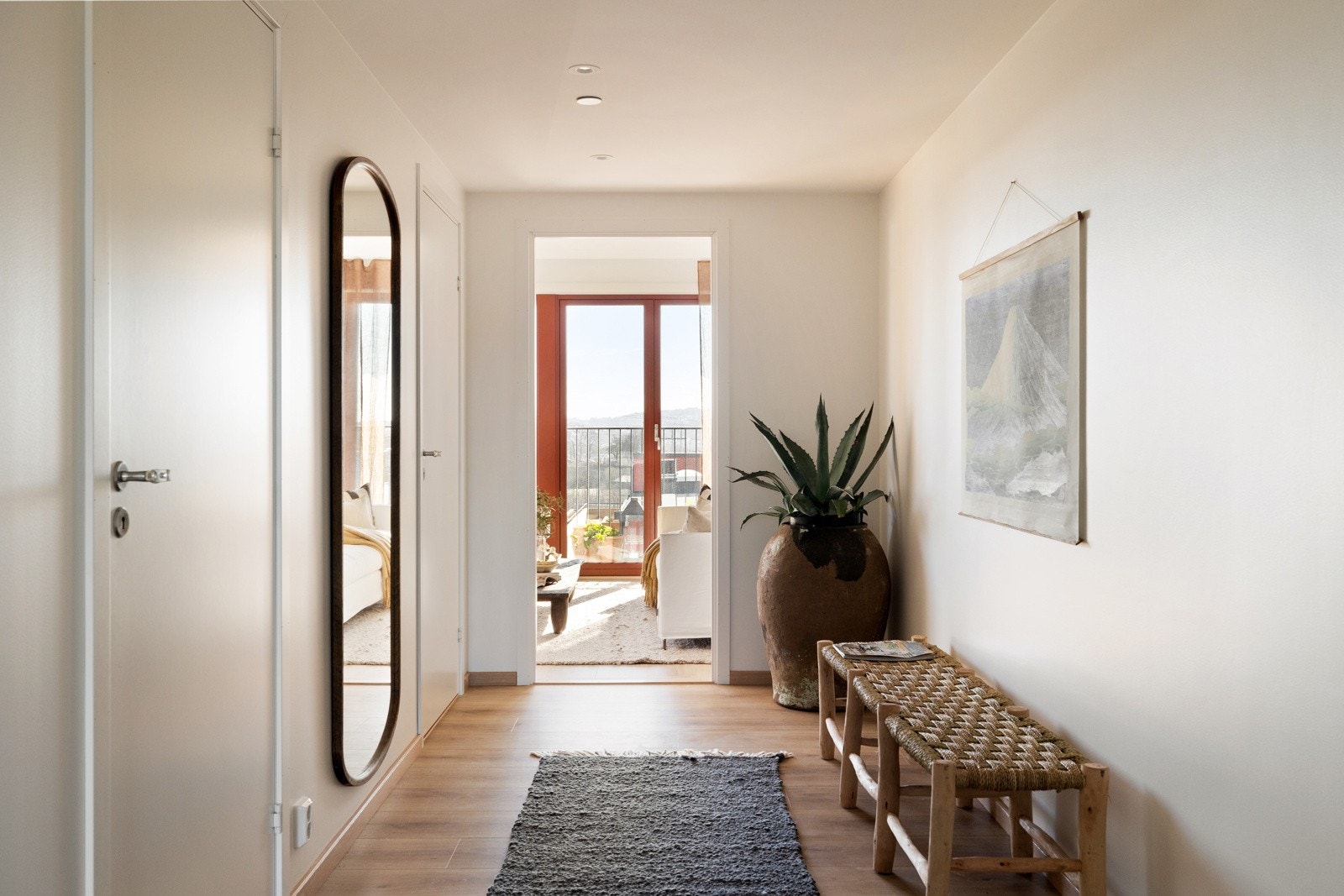 Gangen binder hele leiligheten sammen. Merk: bilde fra annen leilighet i samme prosjekt. Galleribilde