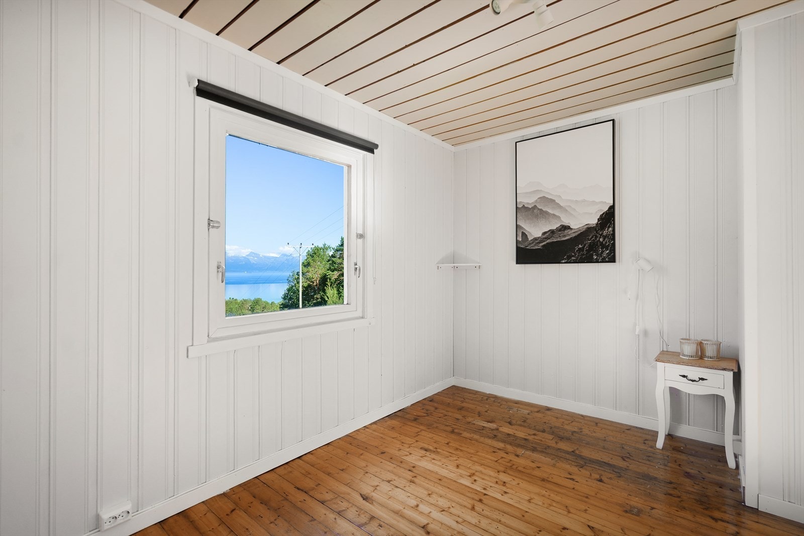 Anneks som kan brukes som ekstra soverom, oppbevaring eller kanskje kontor, alt etter behov og ønske! Galleribilde