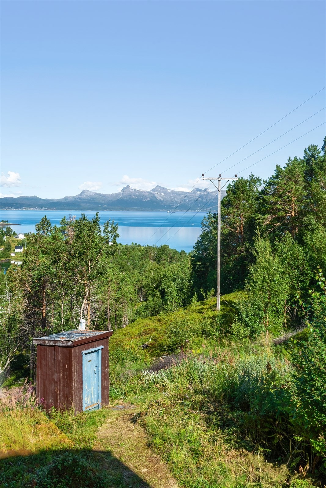 Det står også et utedo på eiendommen Galleribilde
