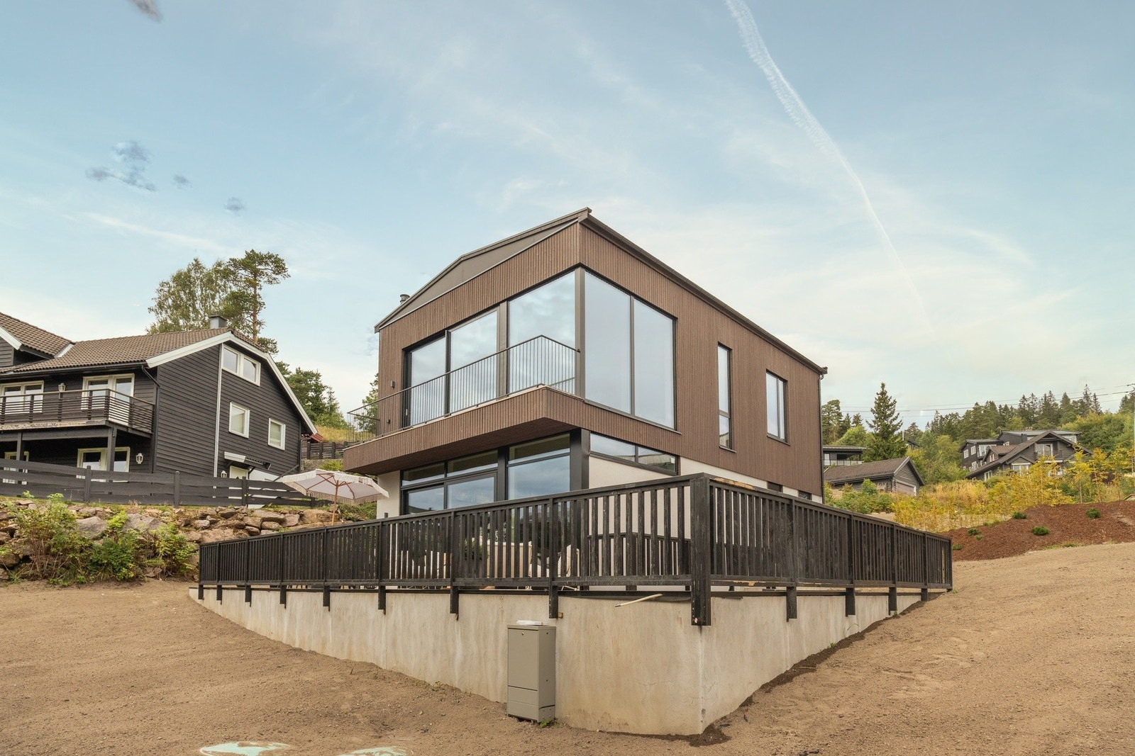 Solrik tomt på 815 m² Galleribilde