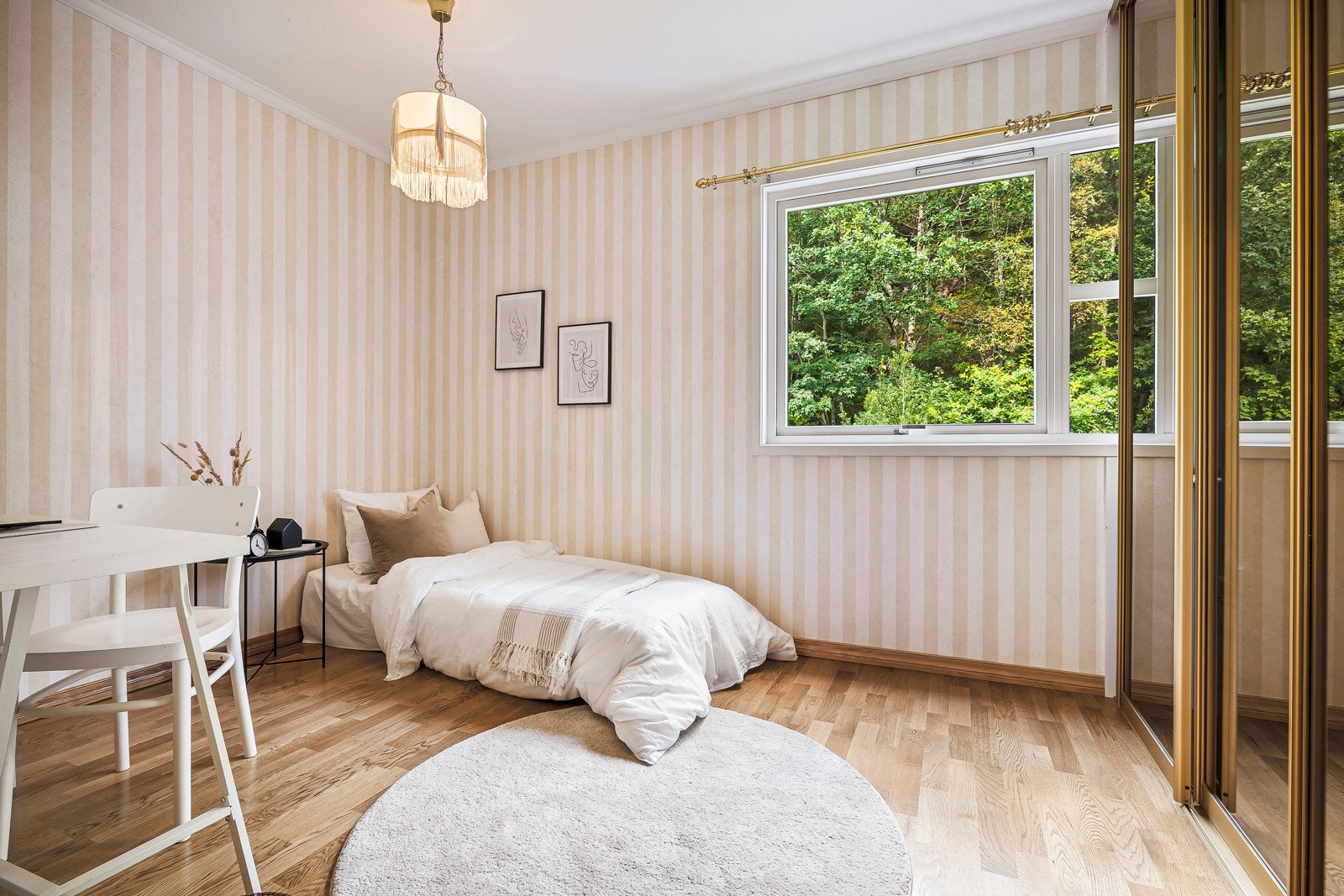 - Soverom 2 er også romslig på 10 kvm - Galleribilde