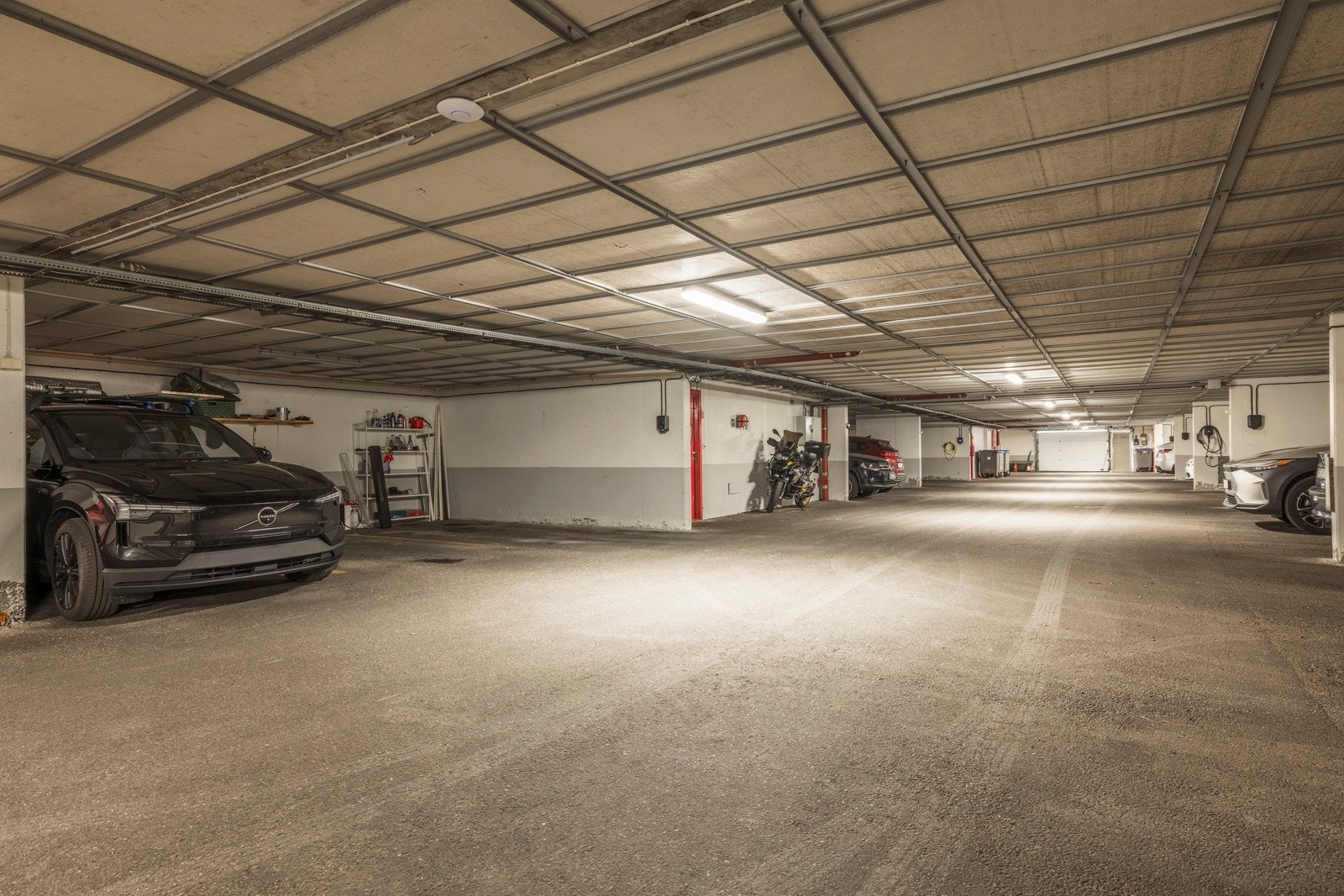 - Fast parkeringsplass i felles garasje - Galleribilde