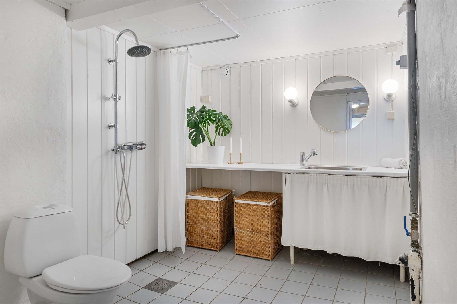 Bad i kjelleretasjen Galleribilde