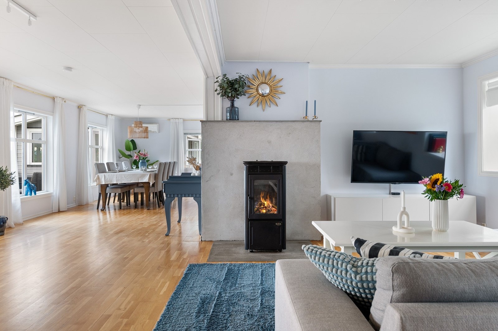 Dette er en innholdsrik enebolig over 3 plan med "alle" fasiliteter Galleribilde