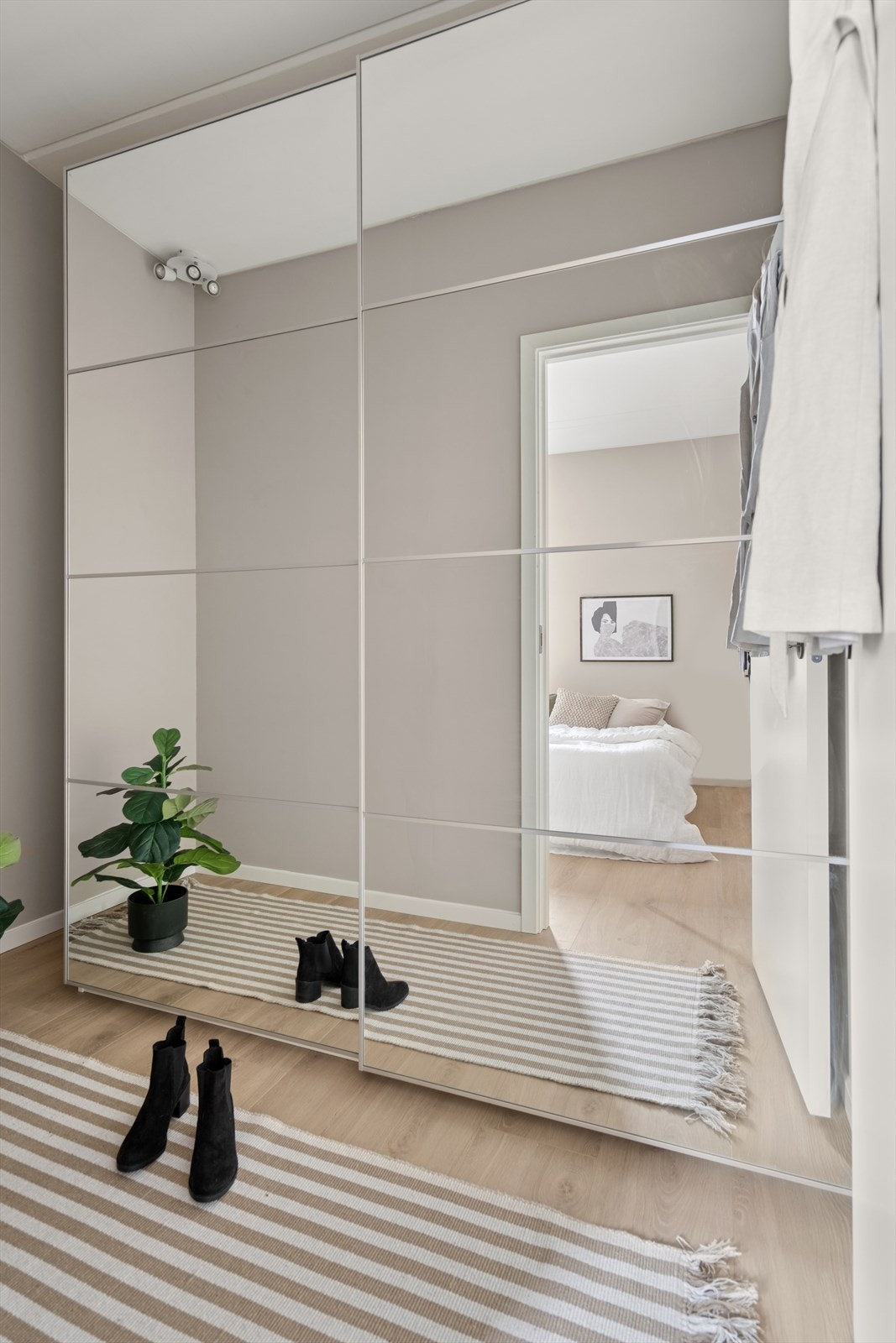 Walk in- garderobe etablert i hovedsoverommet Galleribilde