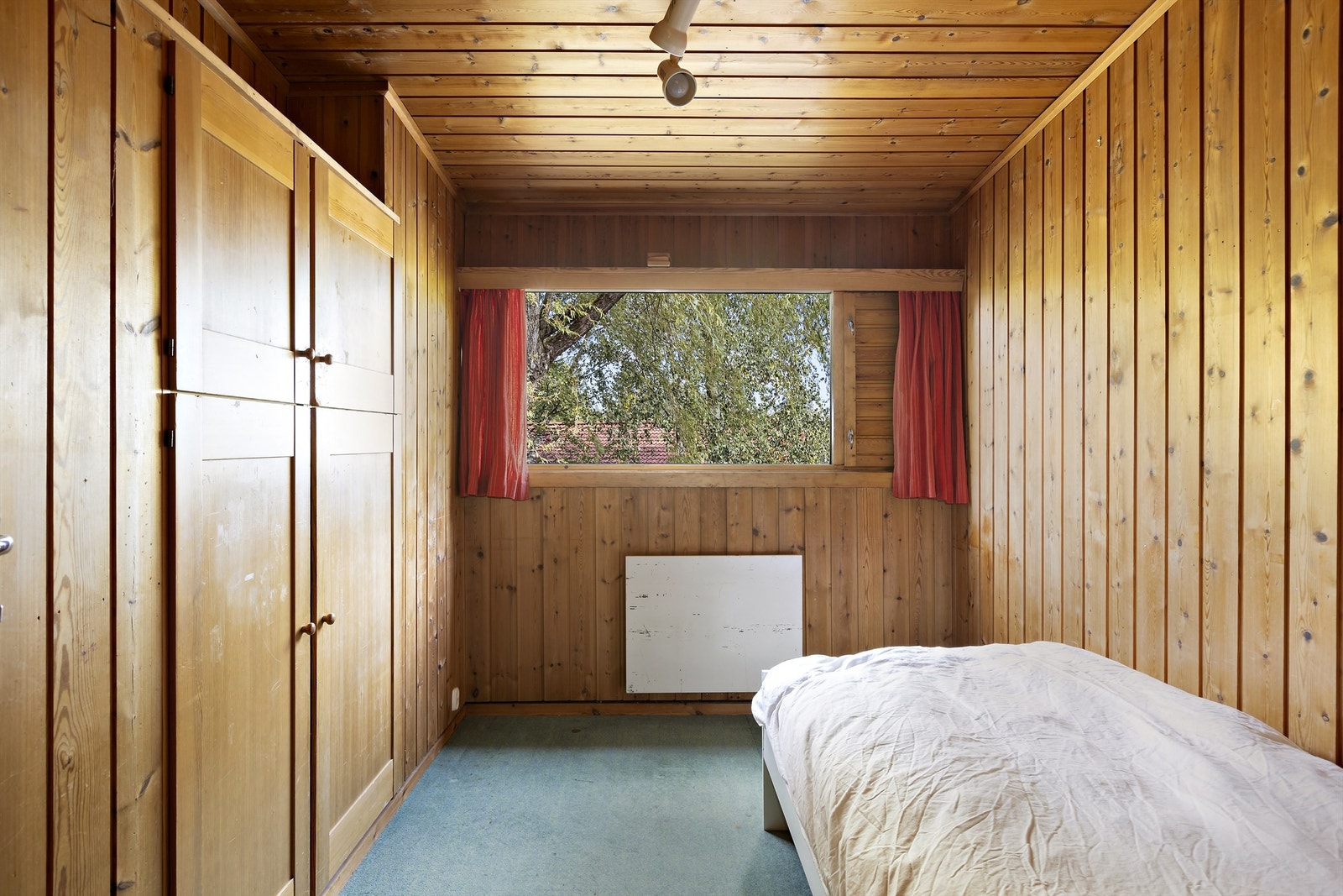 Soverom i overetasje. Galleribilde