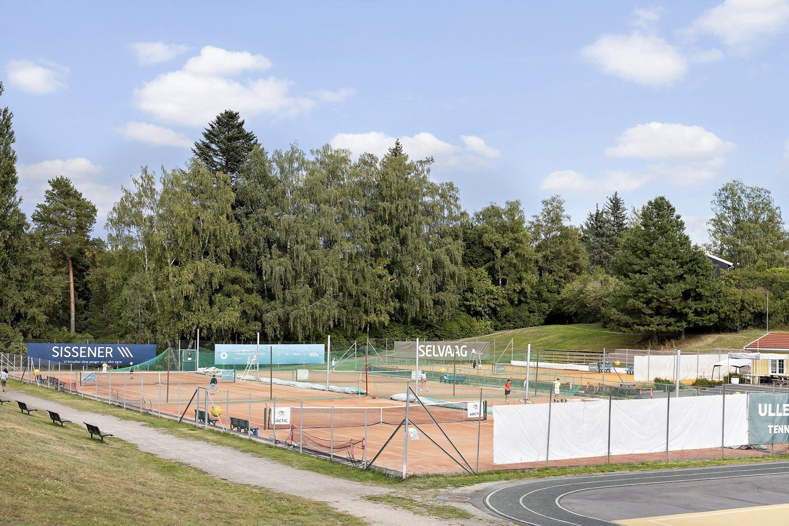 Ullern Tennisklub og populær lokal aktivitetsplass. Galleribilde