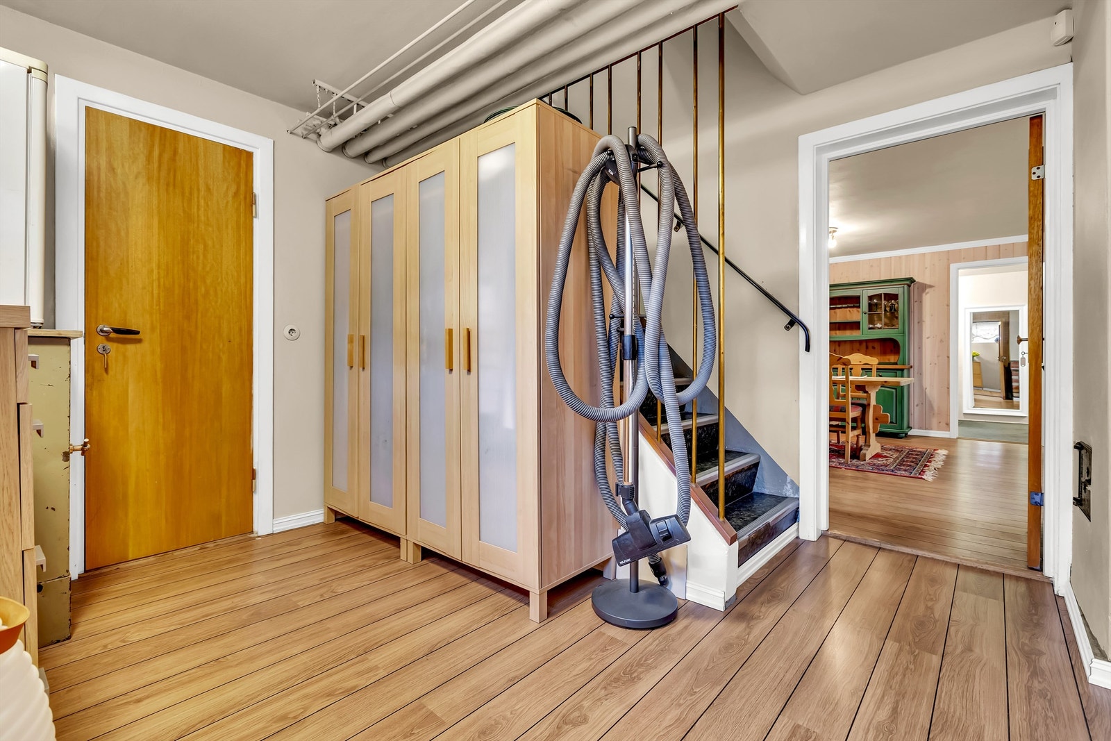 Gang i kjeller Galleribilde