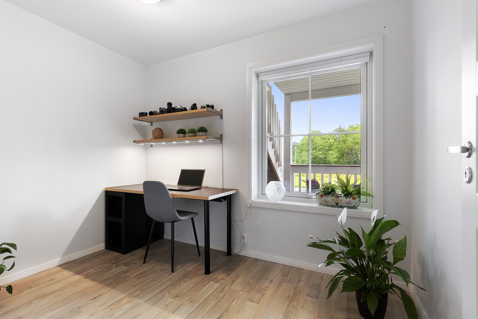 Soverom 2 passer perfekt som barnerom, gjesterom eller kontor. Galleribilde