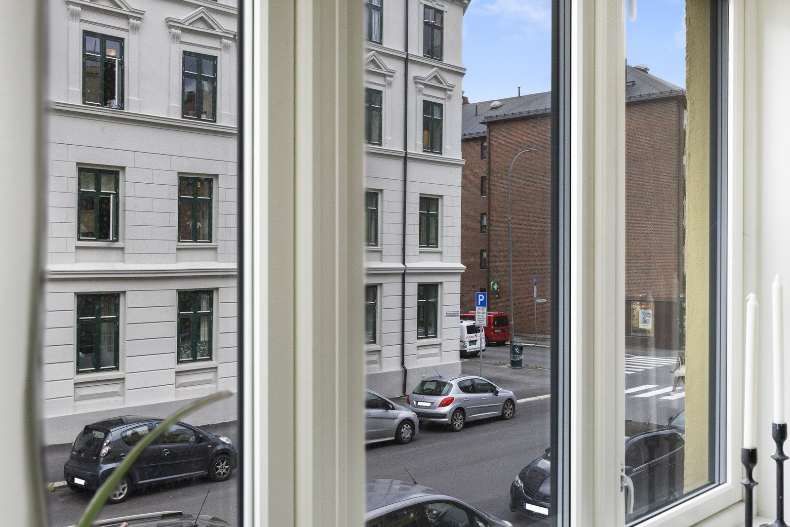 En lys og arealvennlig 2-roms leilighet, med populær beliggenhet på Sagene ved Bjølsenparken. Galleribilde