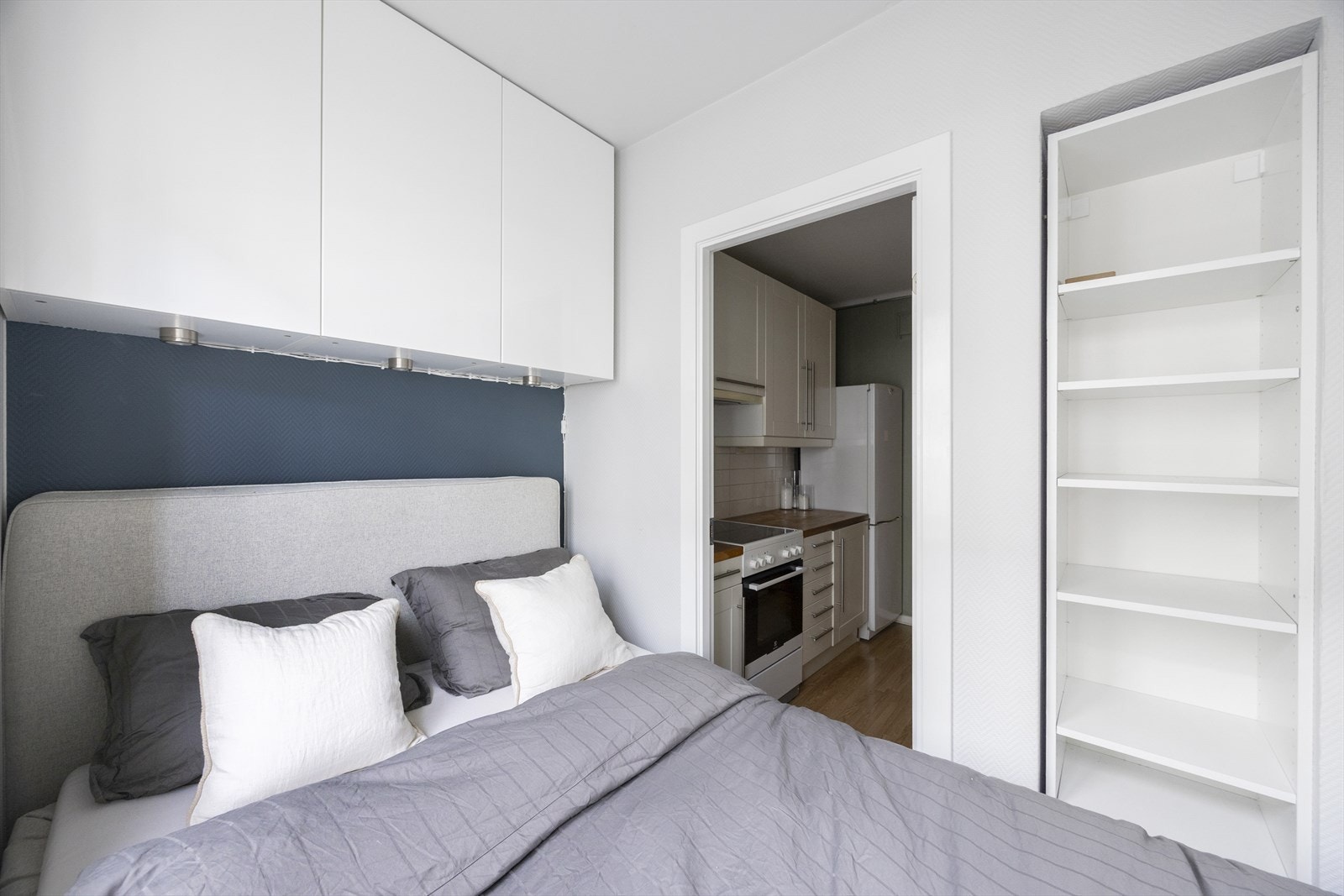 Leiligheten disponerer også 3 eksterne boder, hvorav to i kjeller og én på loftet. Galleribilde