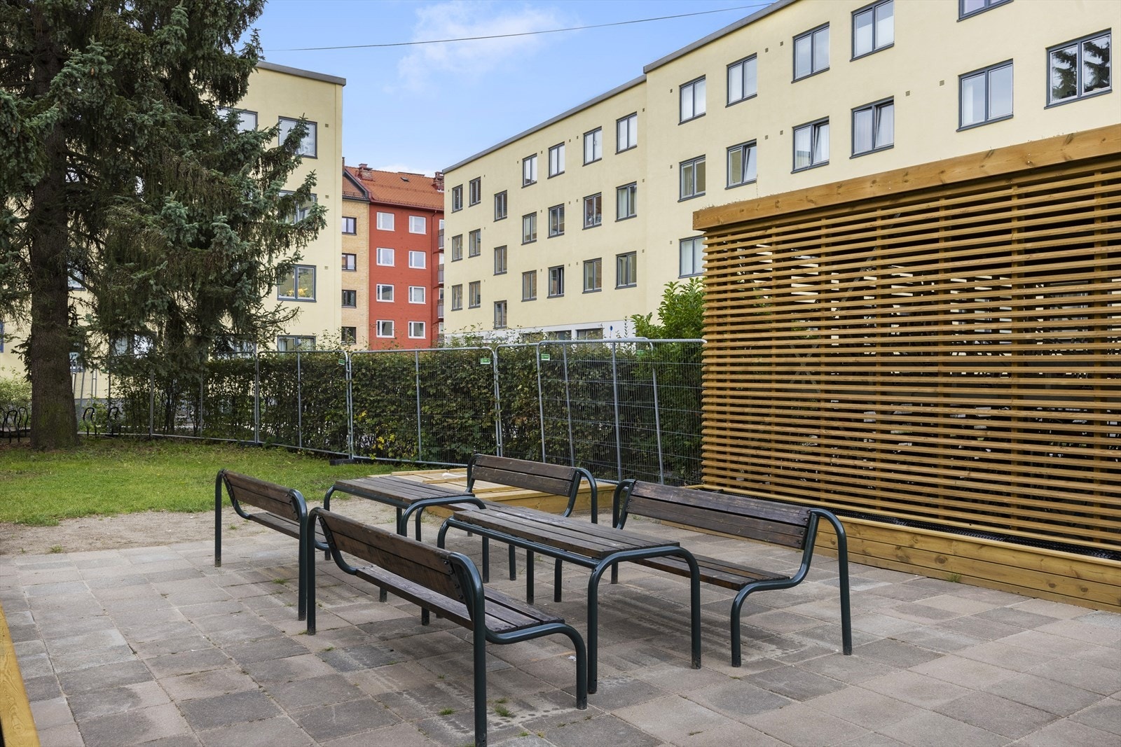 Pent opparbeidet med flere gode sittegrupper. Galleribilde