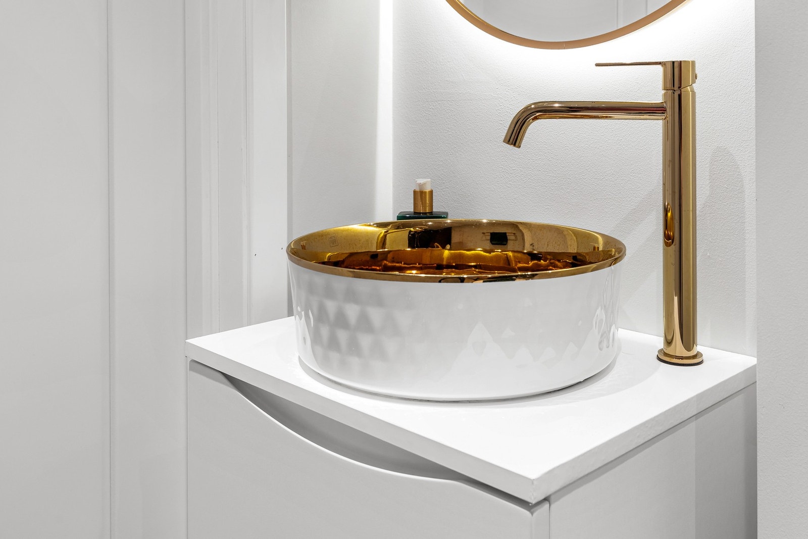 Bad, detalj Galleribilde