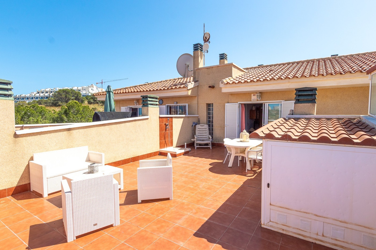 Spaniamegler1 har eget advokatkontor som sikrer kjøpsprosessen Galleribilde