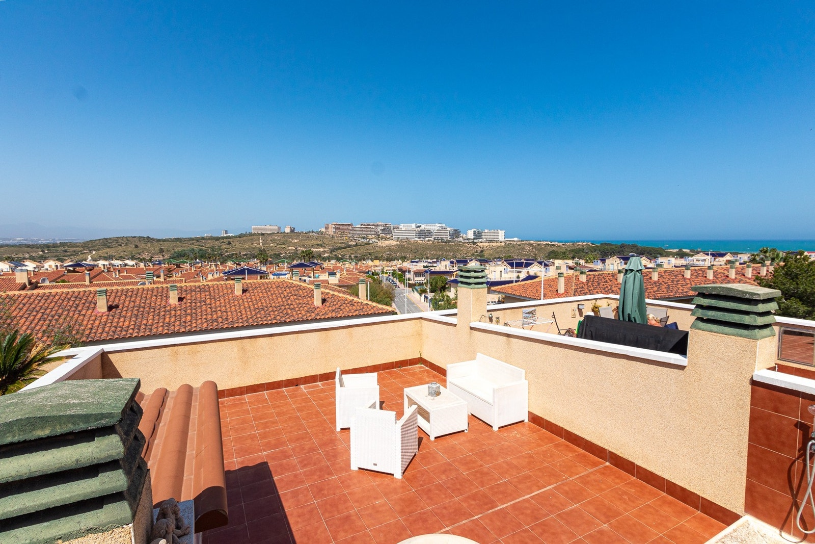 Spaniamegler1 har eget advokatkontor som sikrer kjøpsprosessen Galleribilde