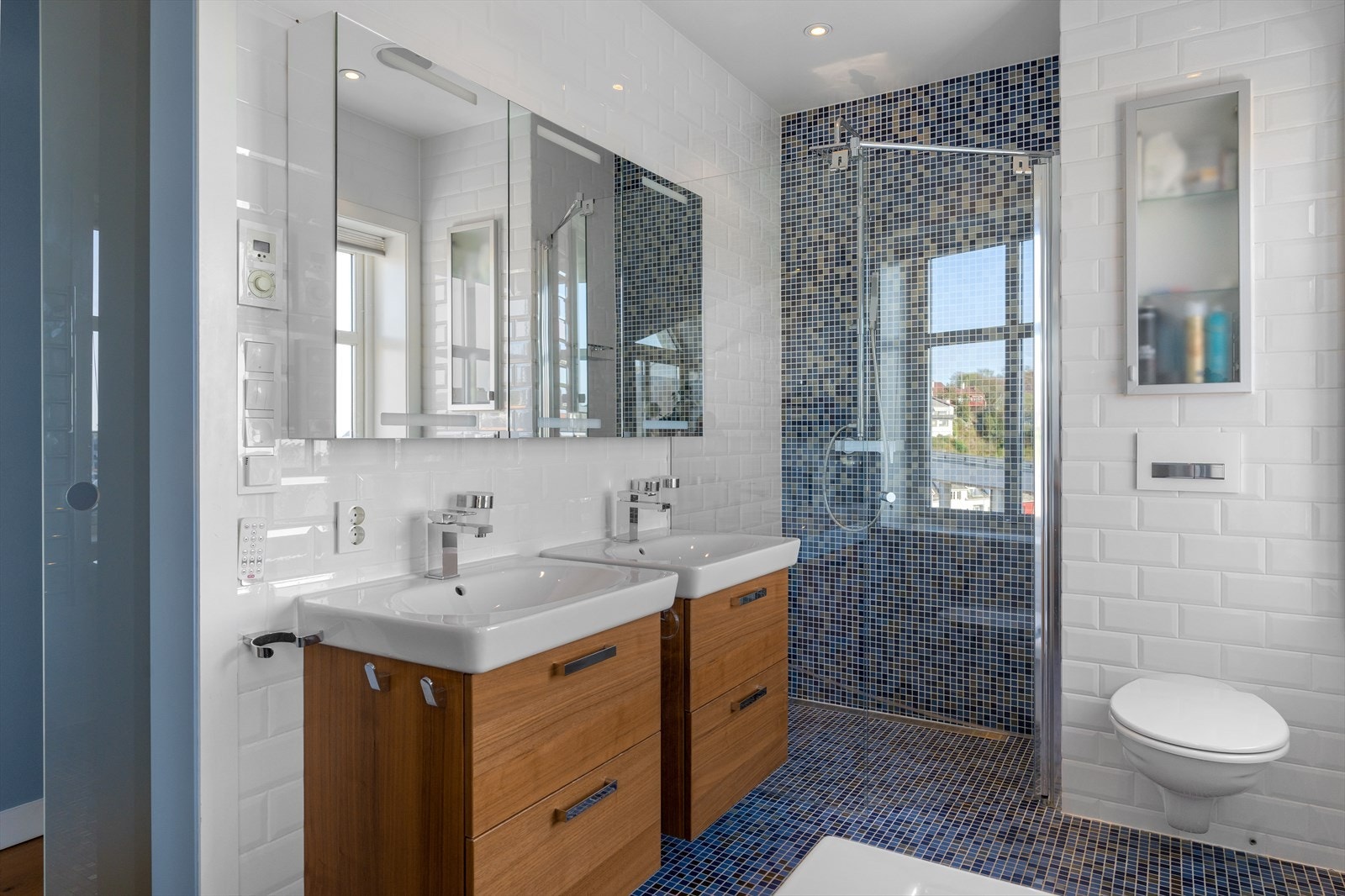 Bad fra 2012-/2013 - i tidløs design Galleribilde